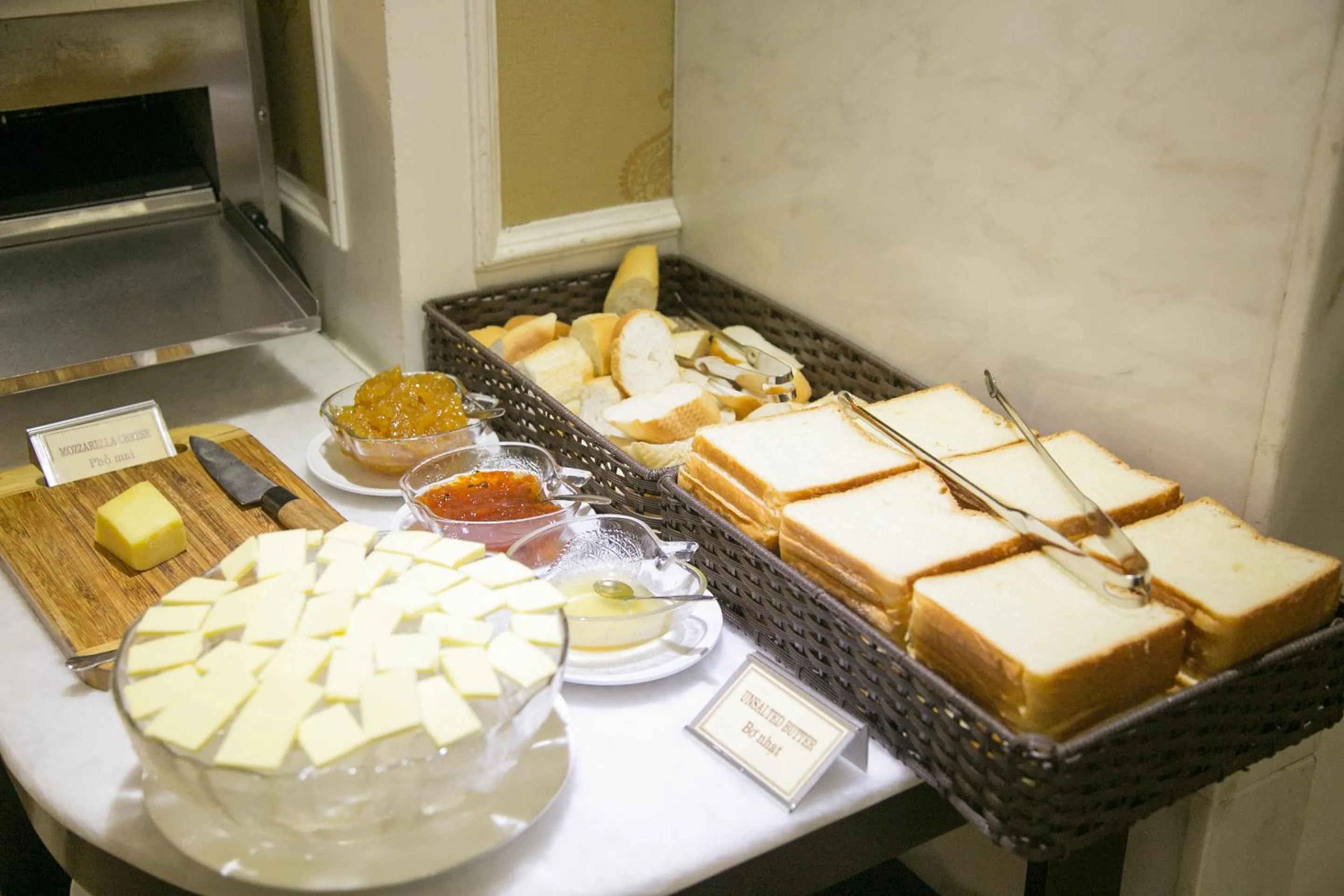 Restaurant/places to eat in CityBay Palace Hạ Long Hotel