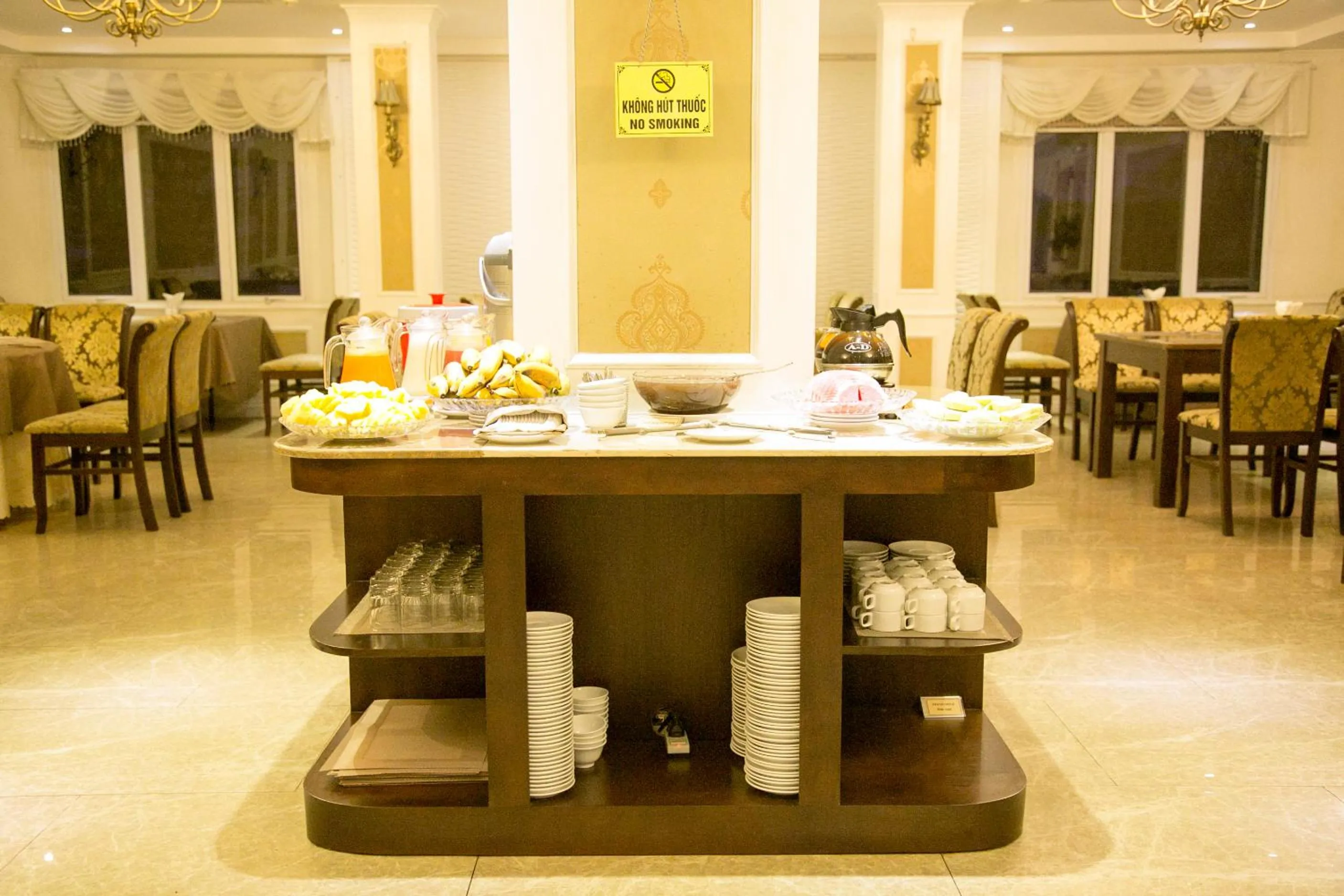 Restaurant/places to eat in CityBay Palace Hạ Long Hotel