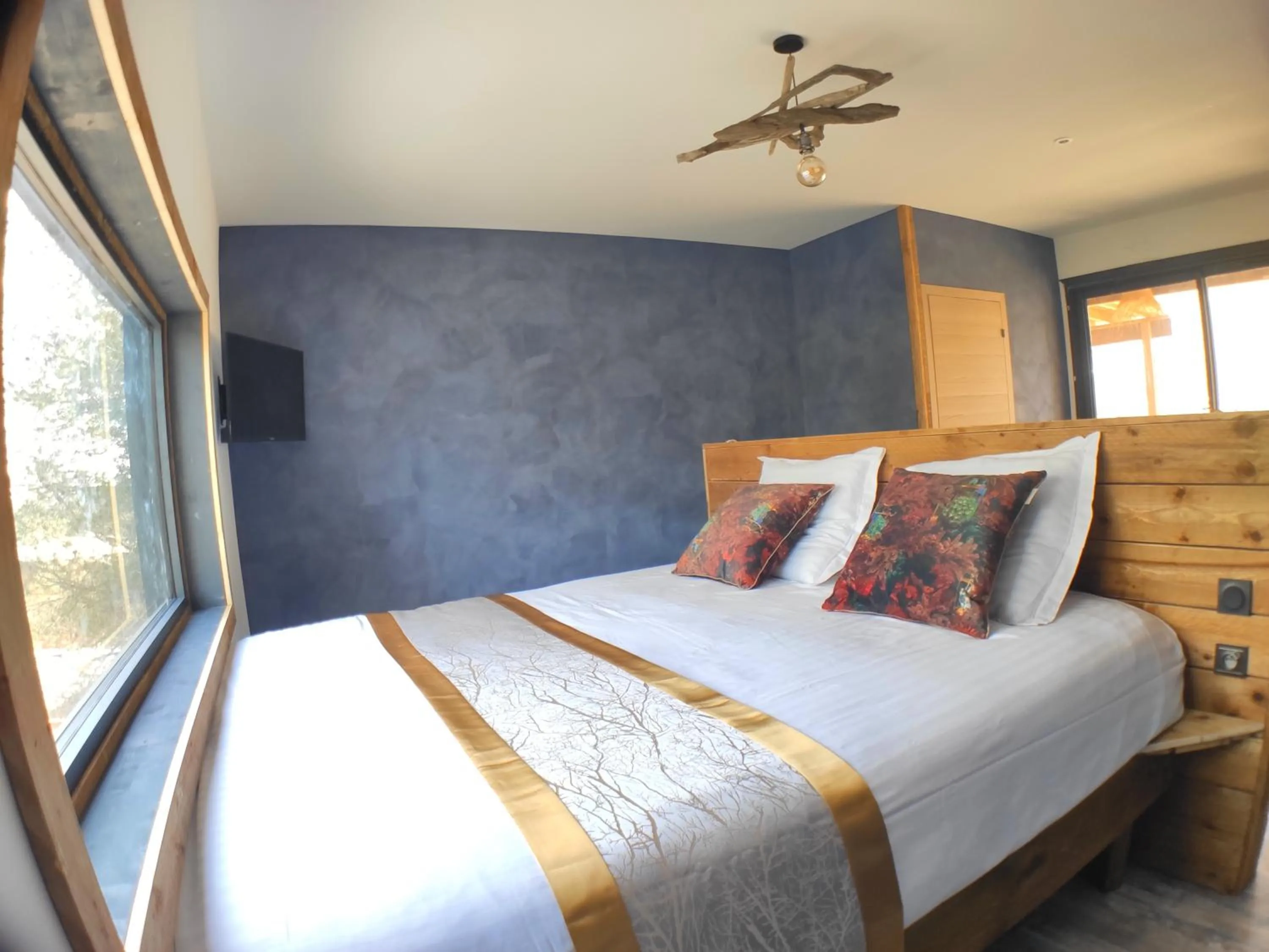 Bedroom, Bed in Villa Occitana