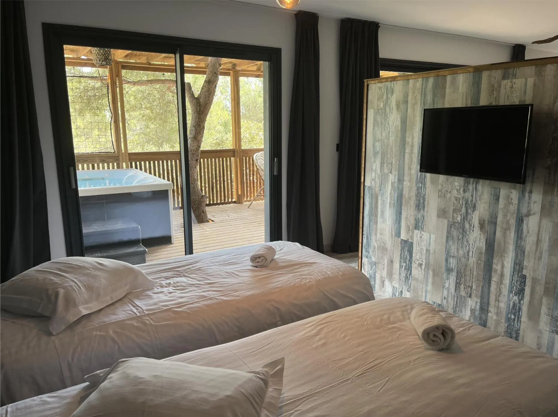 Bed in Villa Occitana