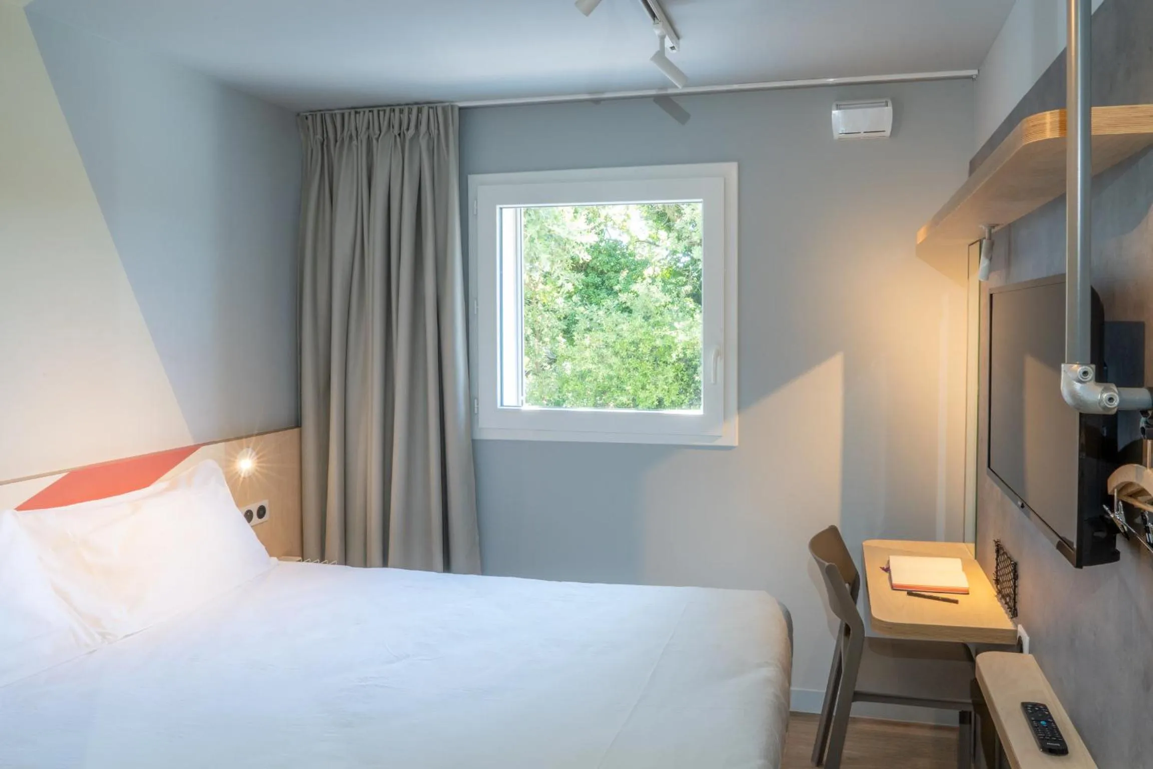 Bed in ibis budget Le Cannet des Maures