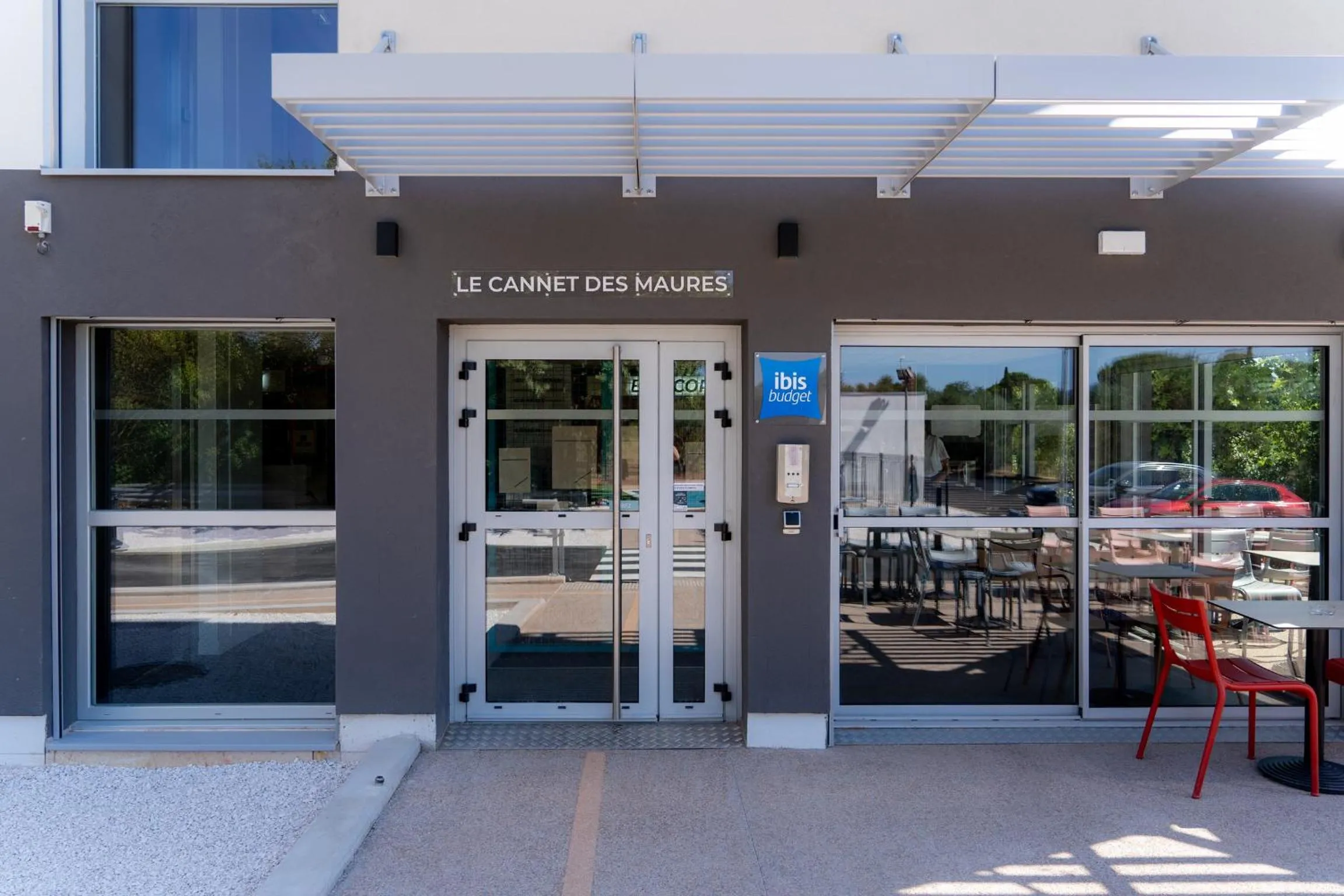 Facade/entrance in ibis budget Le Cannet des Maures