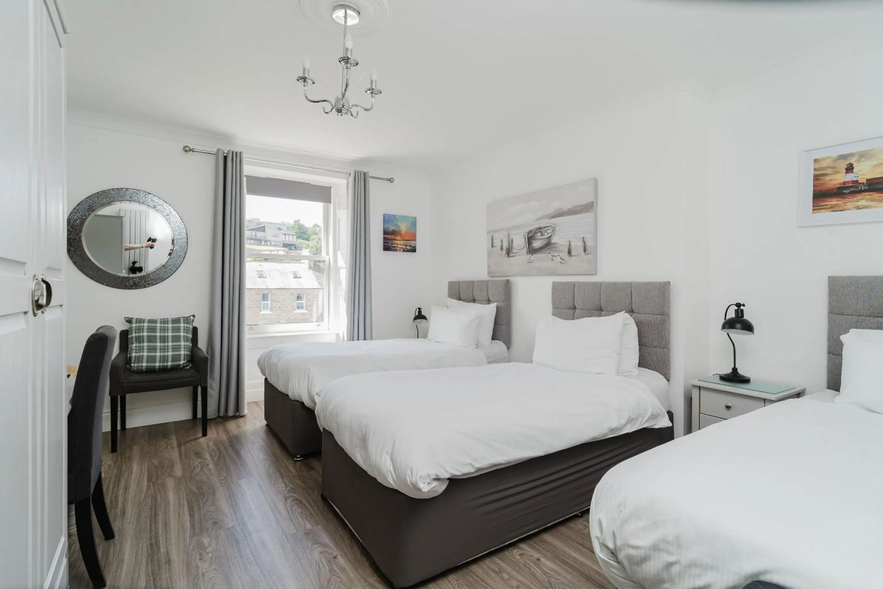 Bedroom, Bed in The Roxburgh