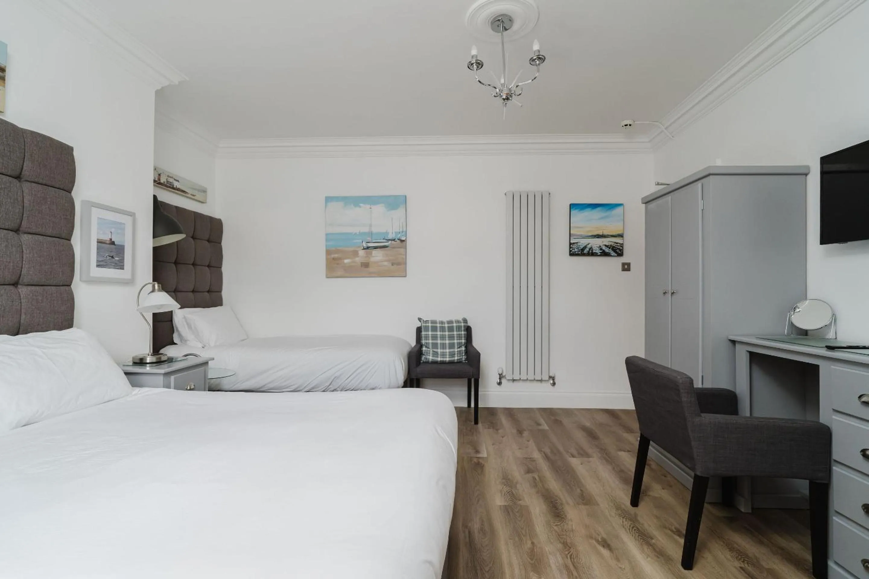 Bedroom, Bed in The Roxburgh