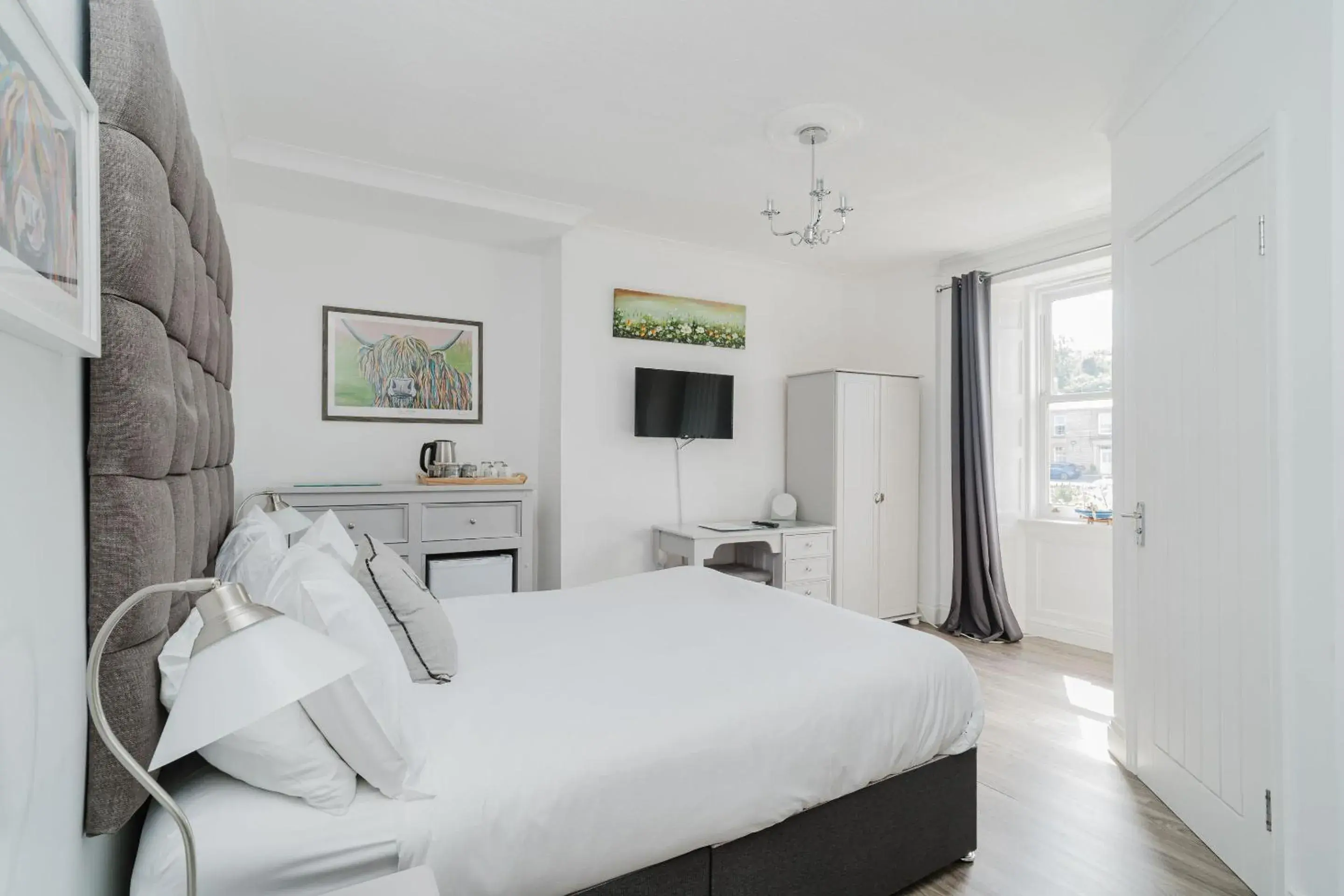 King Room in The Roxburgh King Room in The Roxburgh