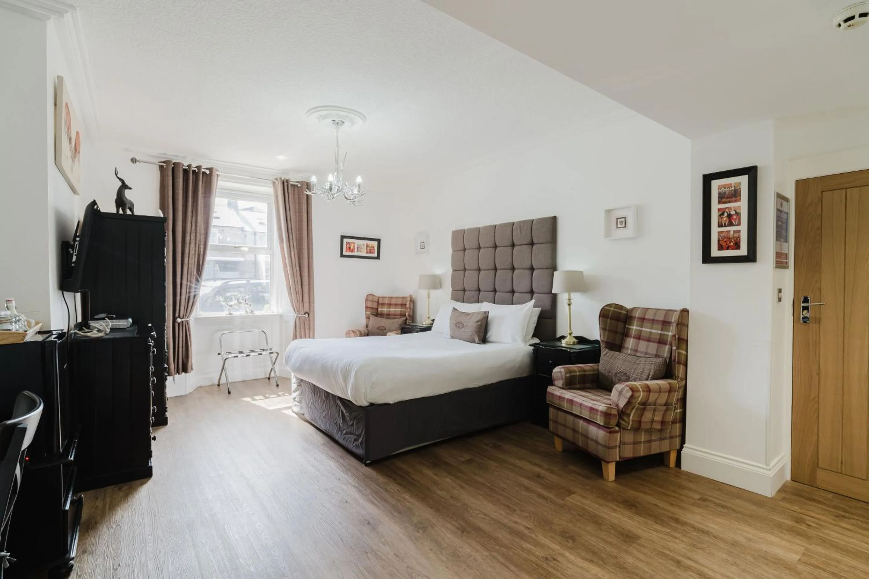 Bedroom, Bed in The Roxburgh