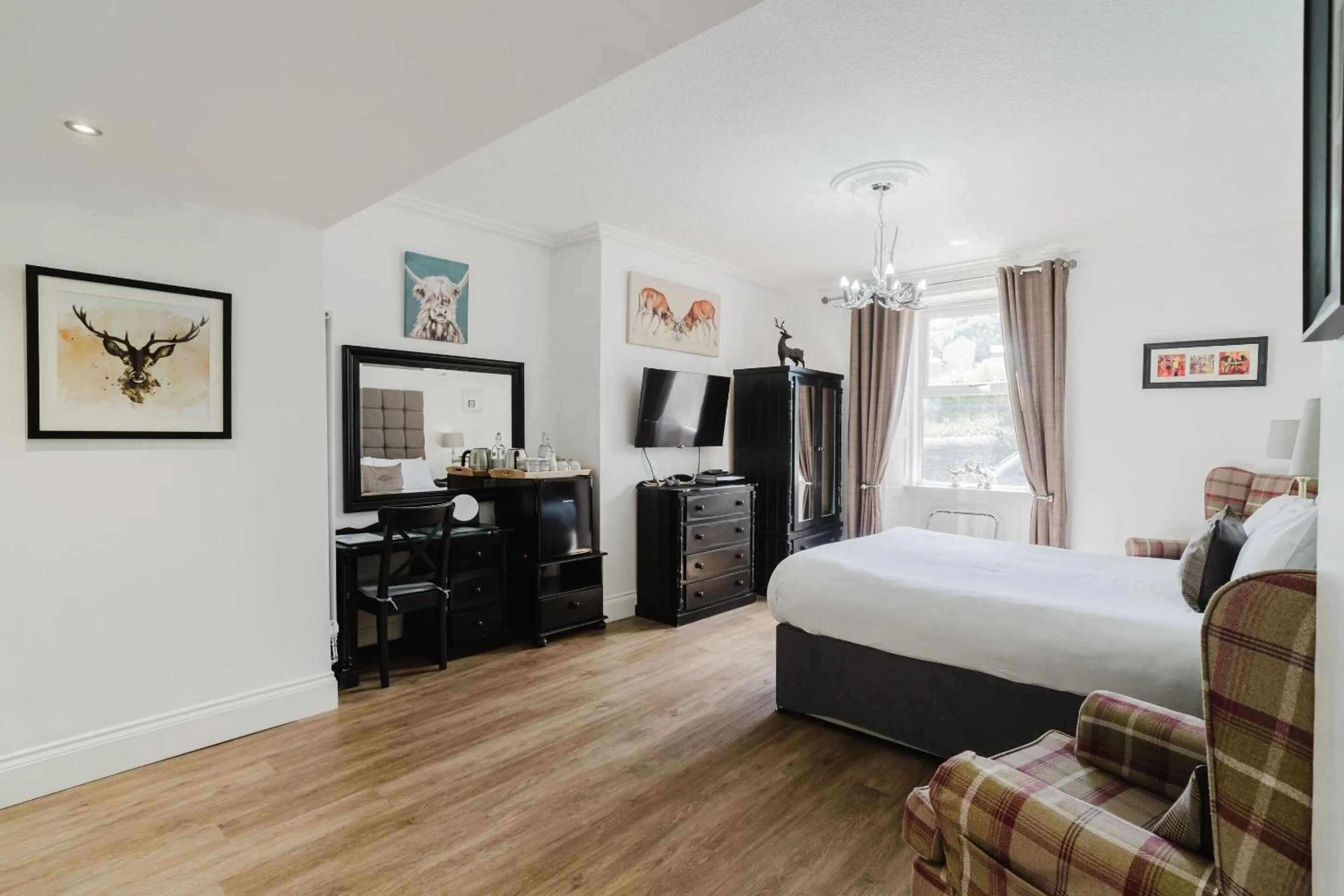 Bedroom, Bed in The Roxburgh