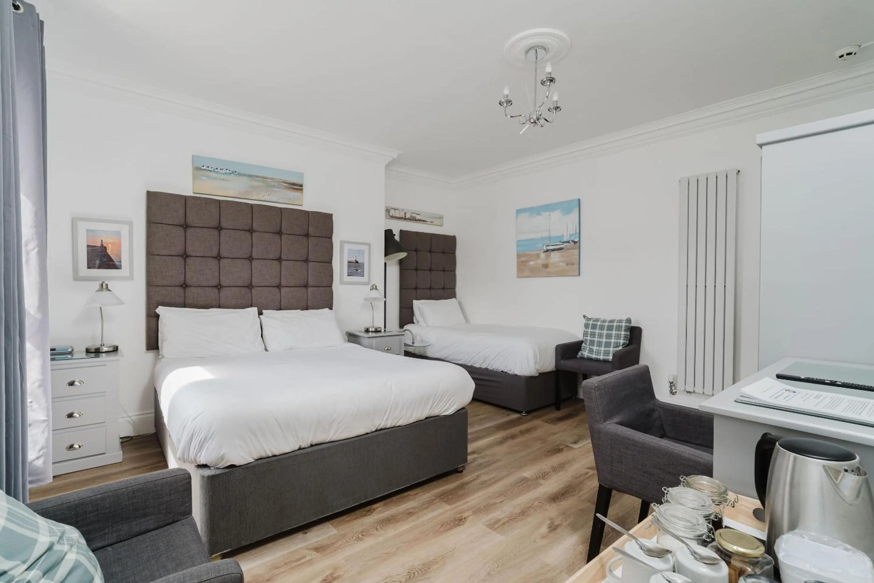 Bedroom, Bed in The Roxburgh