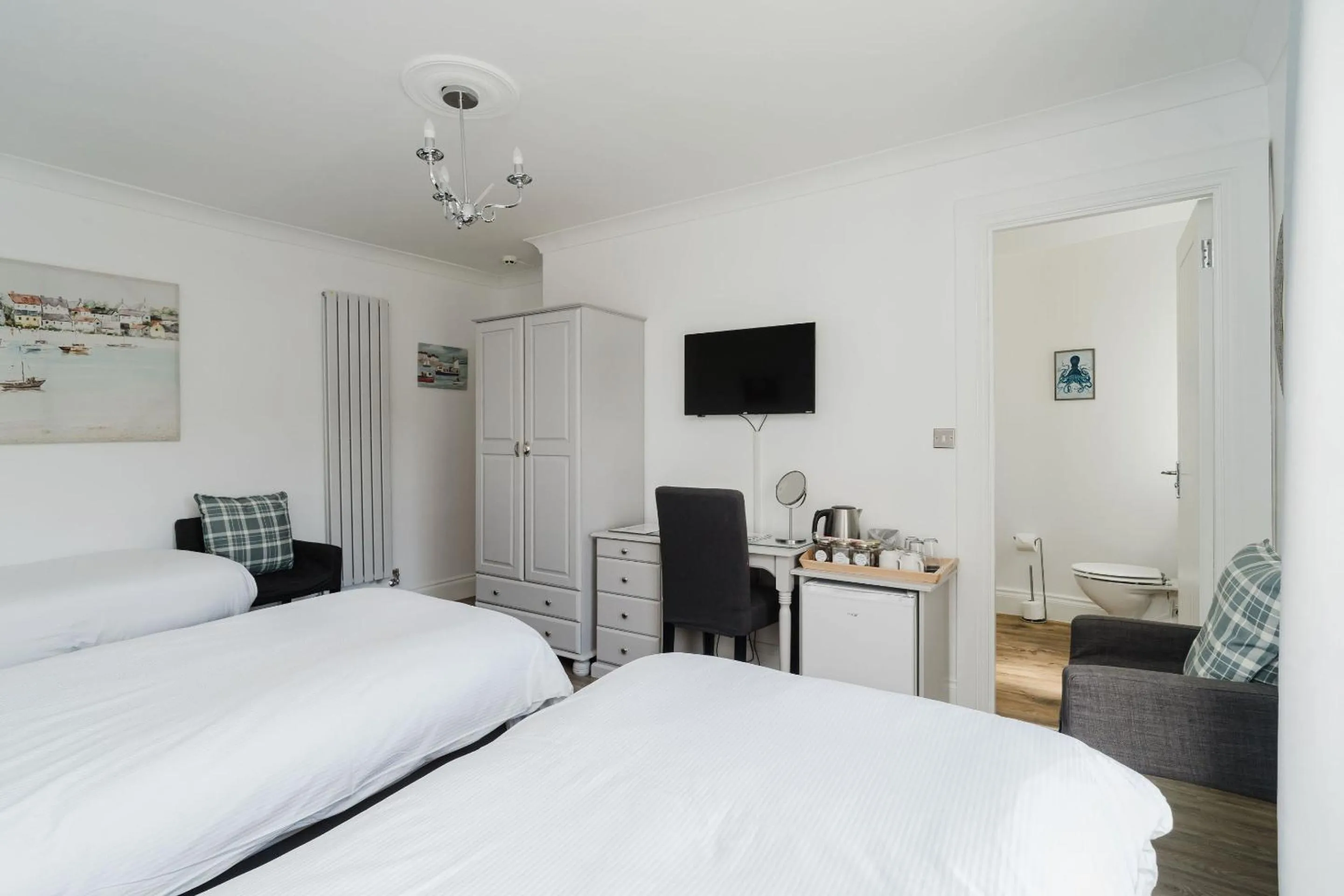 Bedroom, Bed in The Roxburgh