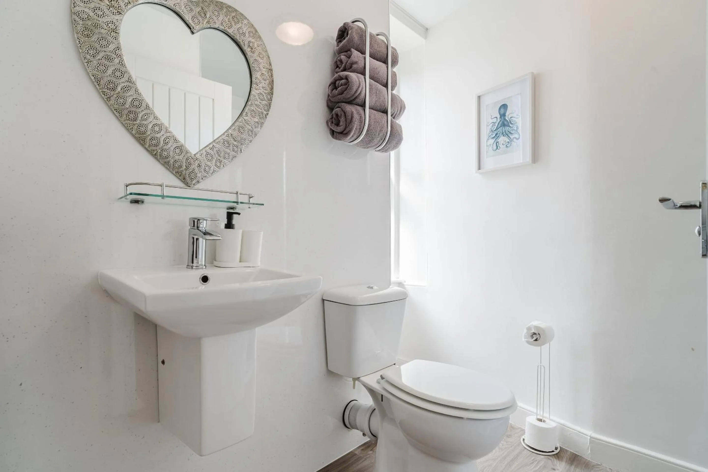 Bathroom in The Roxburgh