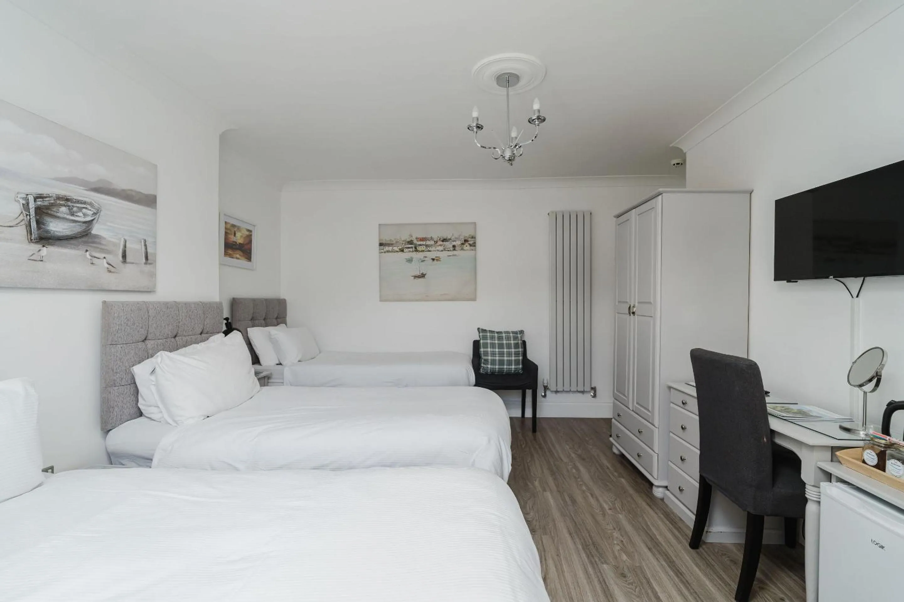 Bedroom, Bed in The Roxburgh