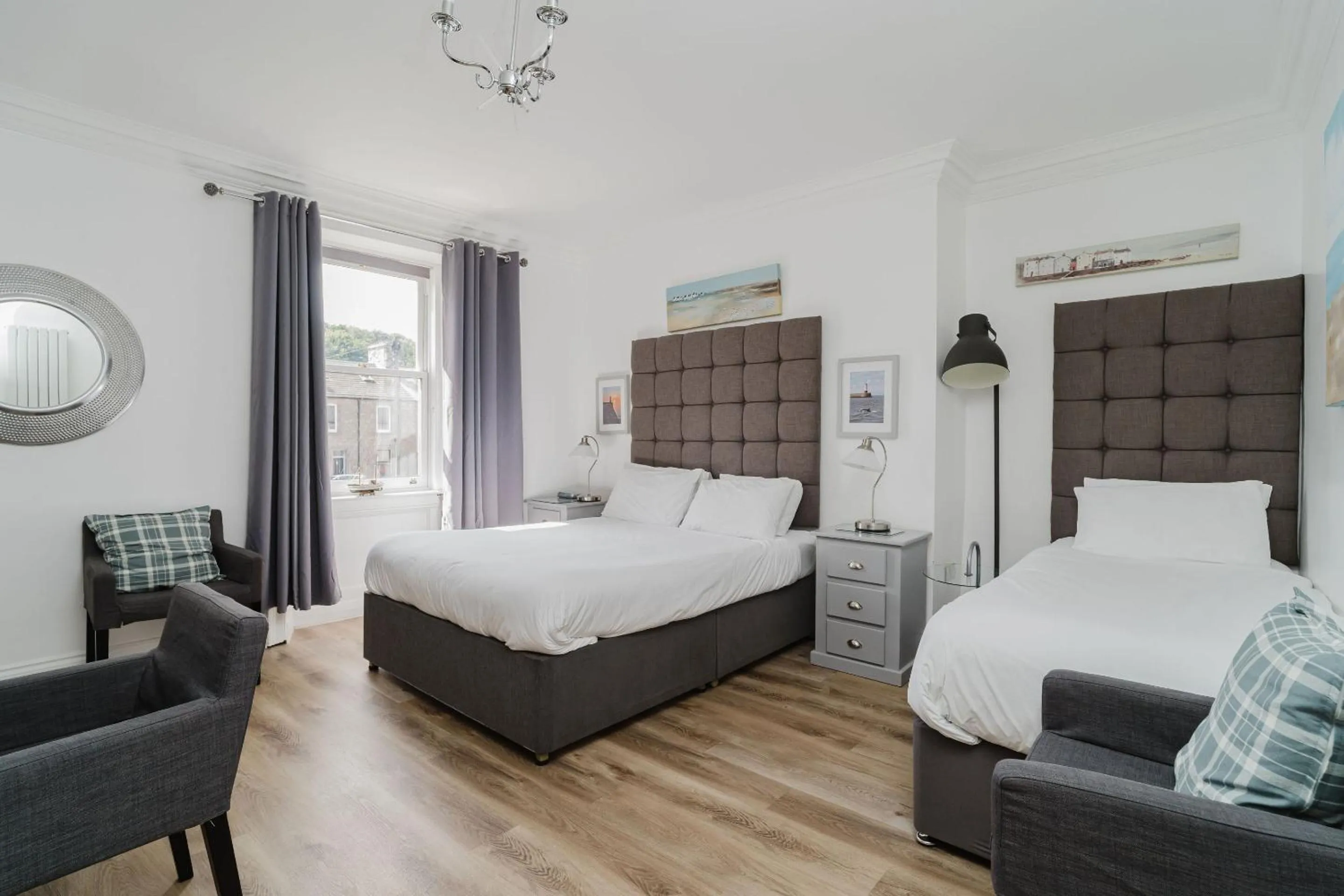 Bedroom, Bed in The Roxburgh