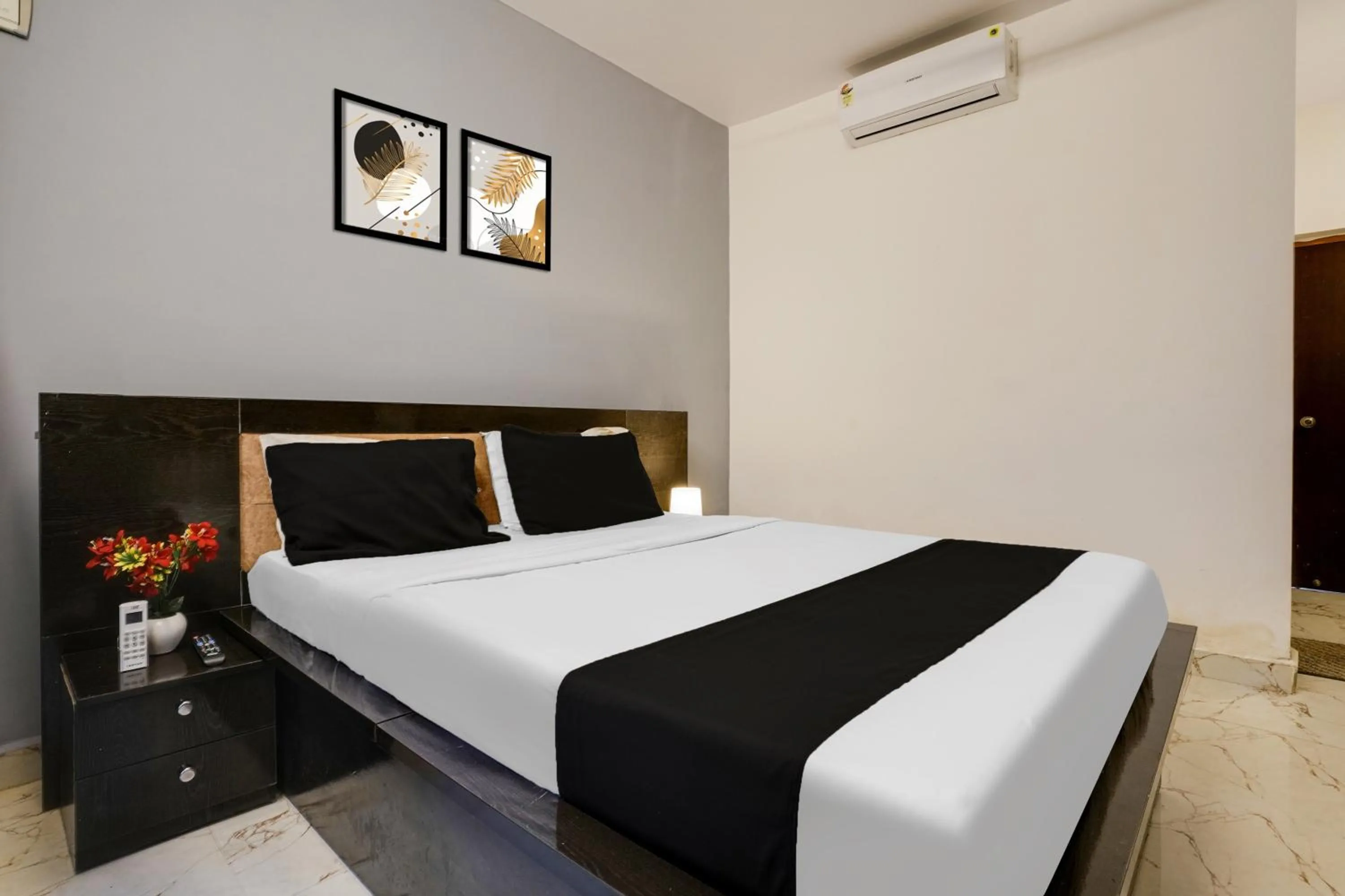 Bedroom, Bed in Super Collection O Morjim