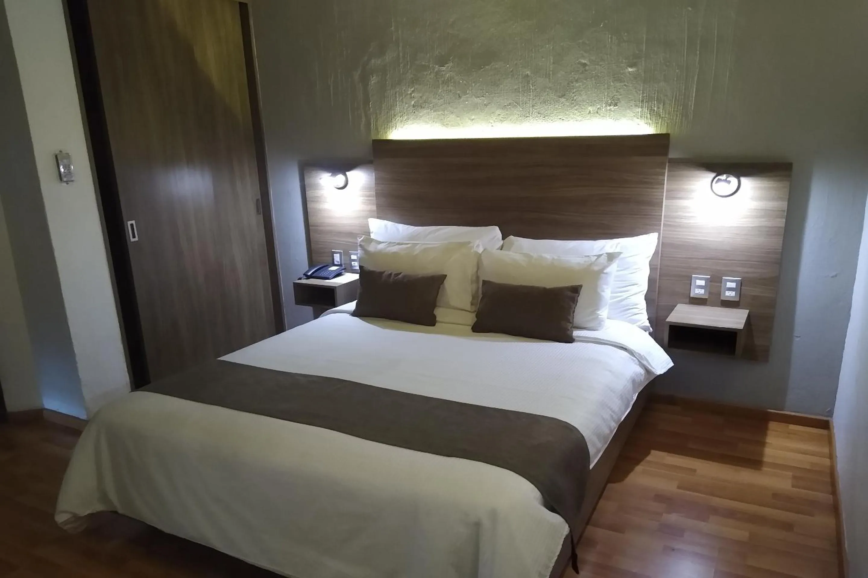 Photo of the whole room, Bed in Hotel Villa Del Sol Expo