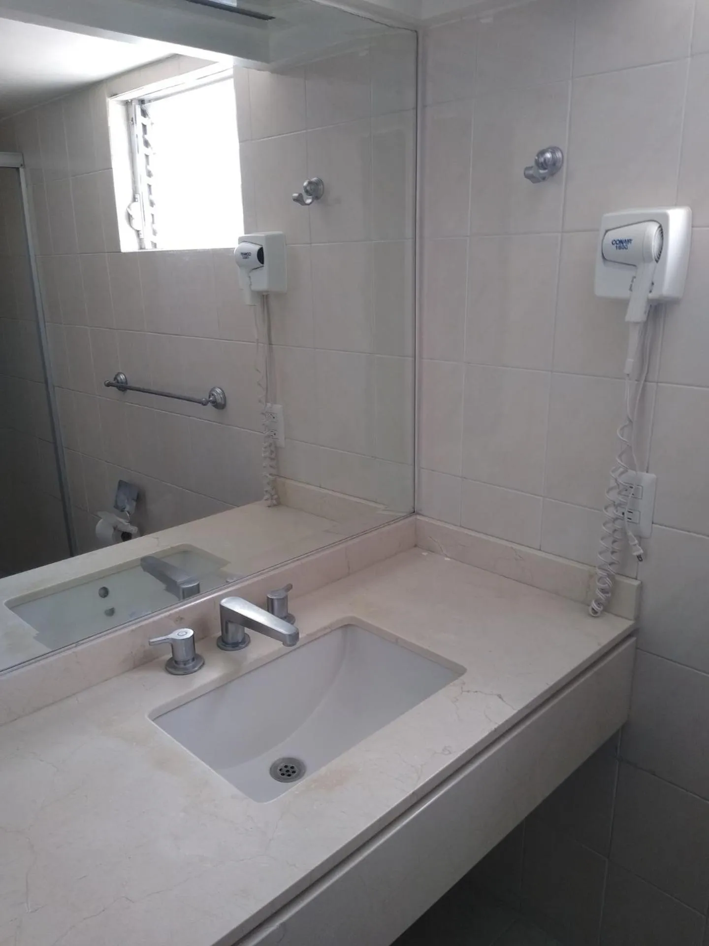 Bathroom in Hotel Villa Del Sol Expo