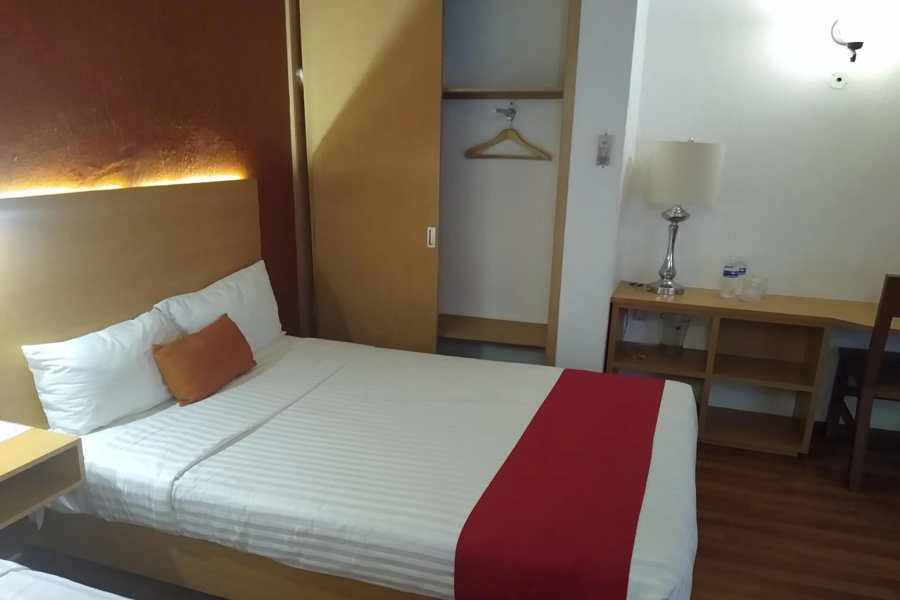 Photo of the whole room, Bed in Hotel Villa Del Sol Expo