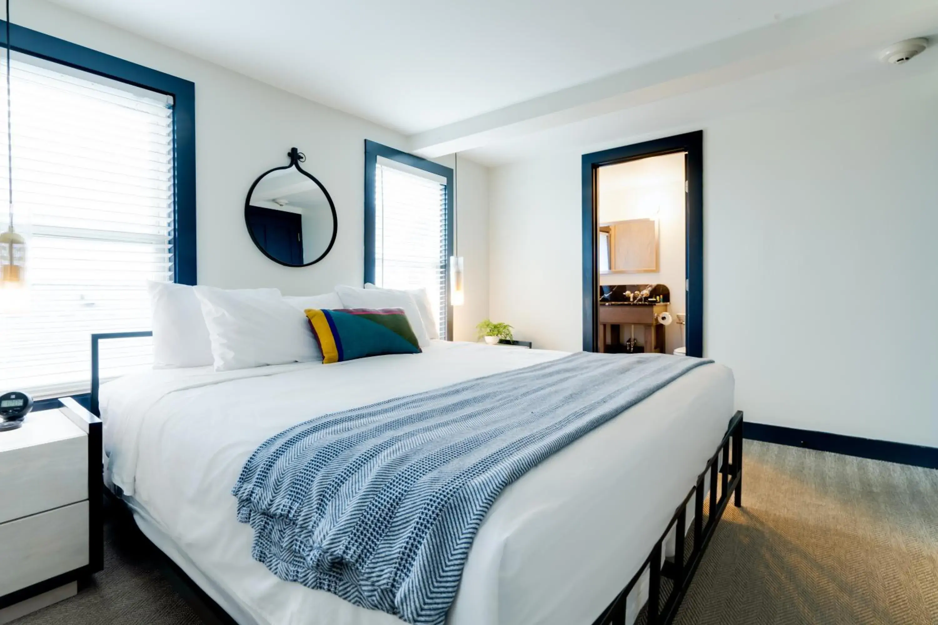Queen Room with Sea View in The Morgan Hotel Martha's Vineyard Queen Room with Sea View in The Morgan Hotel Martha's Vineyard