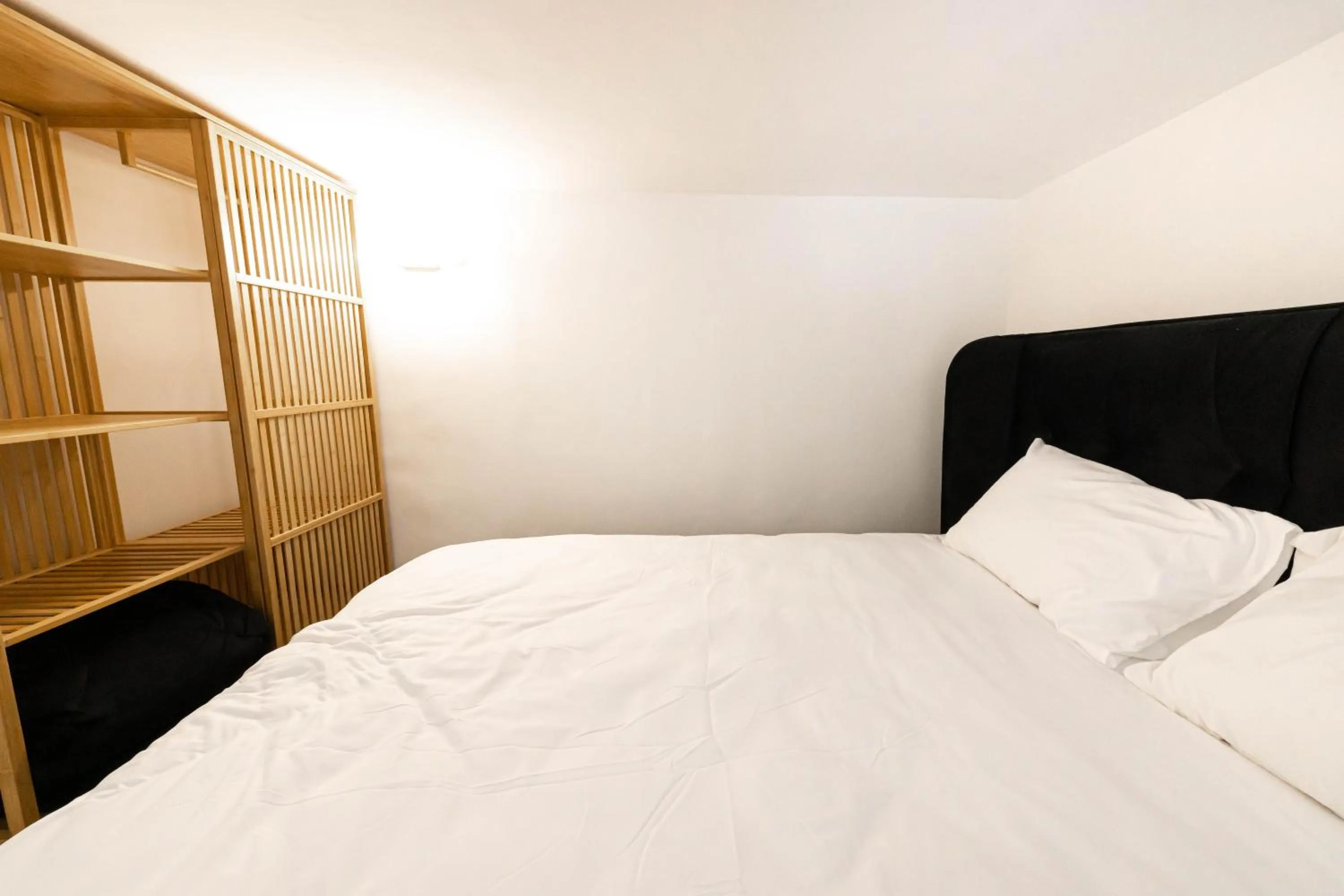 Bed in Cohens apartments