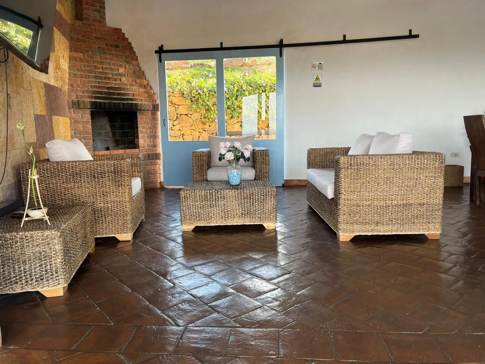 Communal lounge/ TV room in Hotel AMANEE