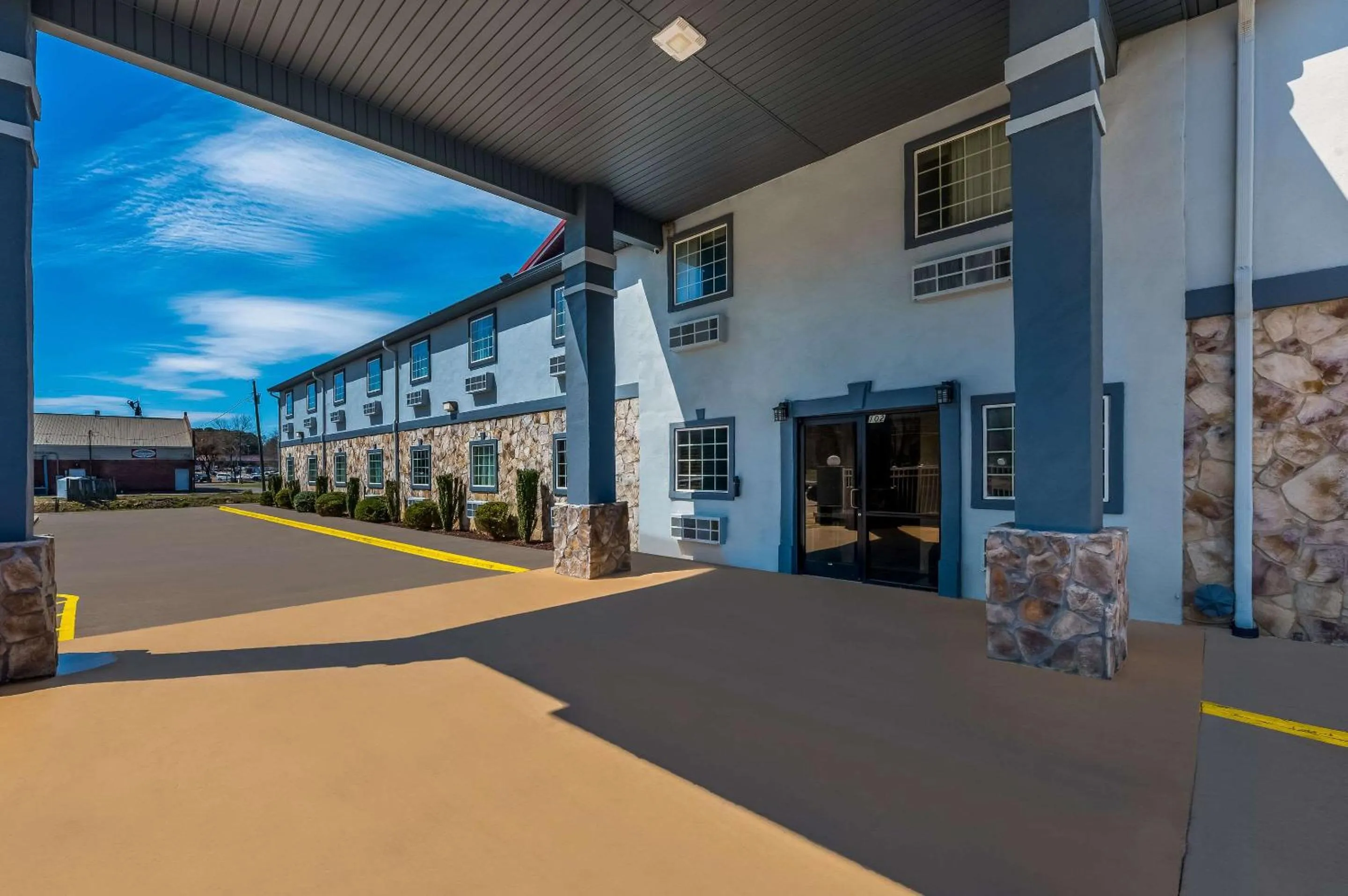 Property building in Quality Inn Fort Payne