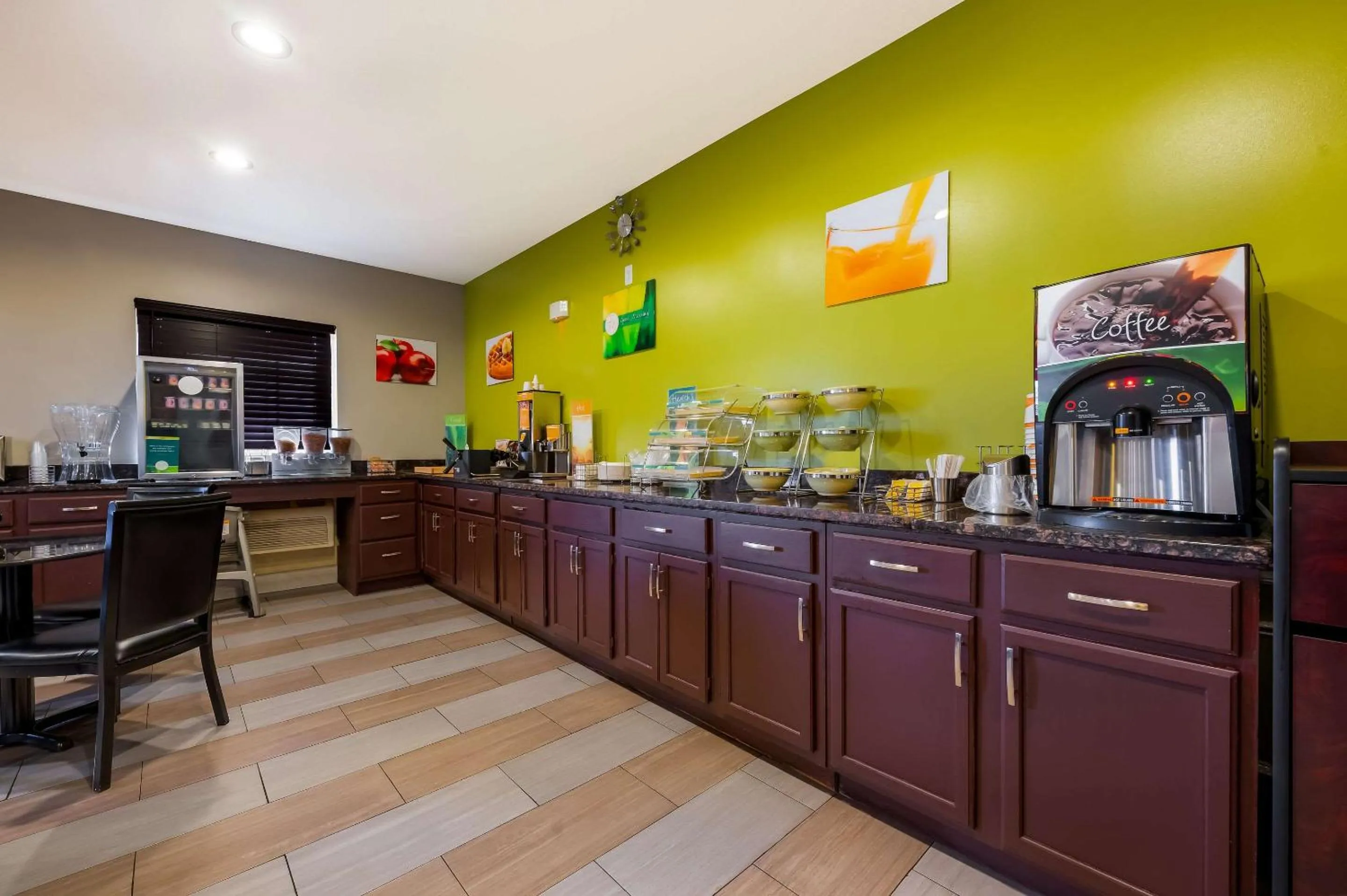 Breakfast in Quality Inn Fort Payne