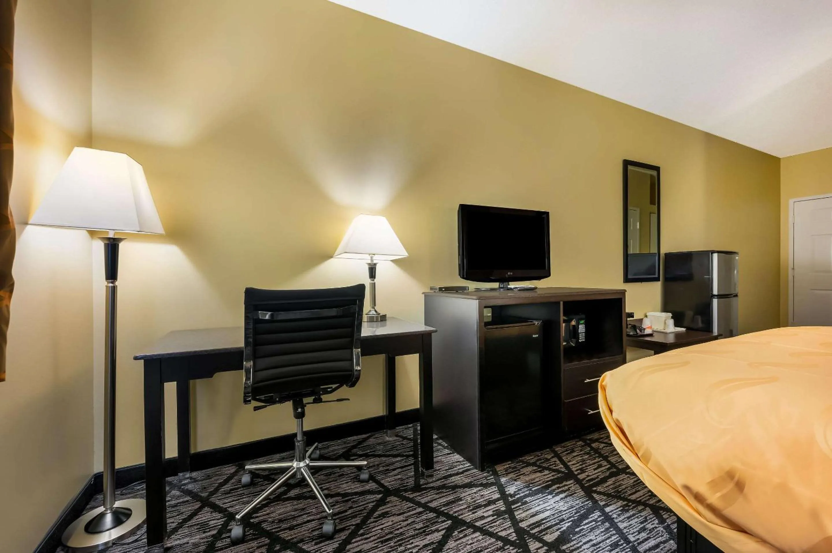 Bedroom, Bed in Quality Inn Fort Payne