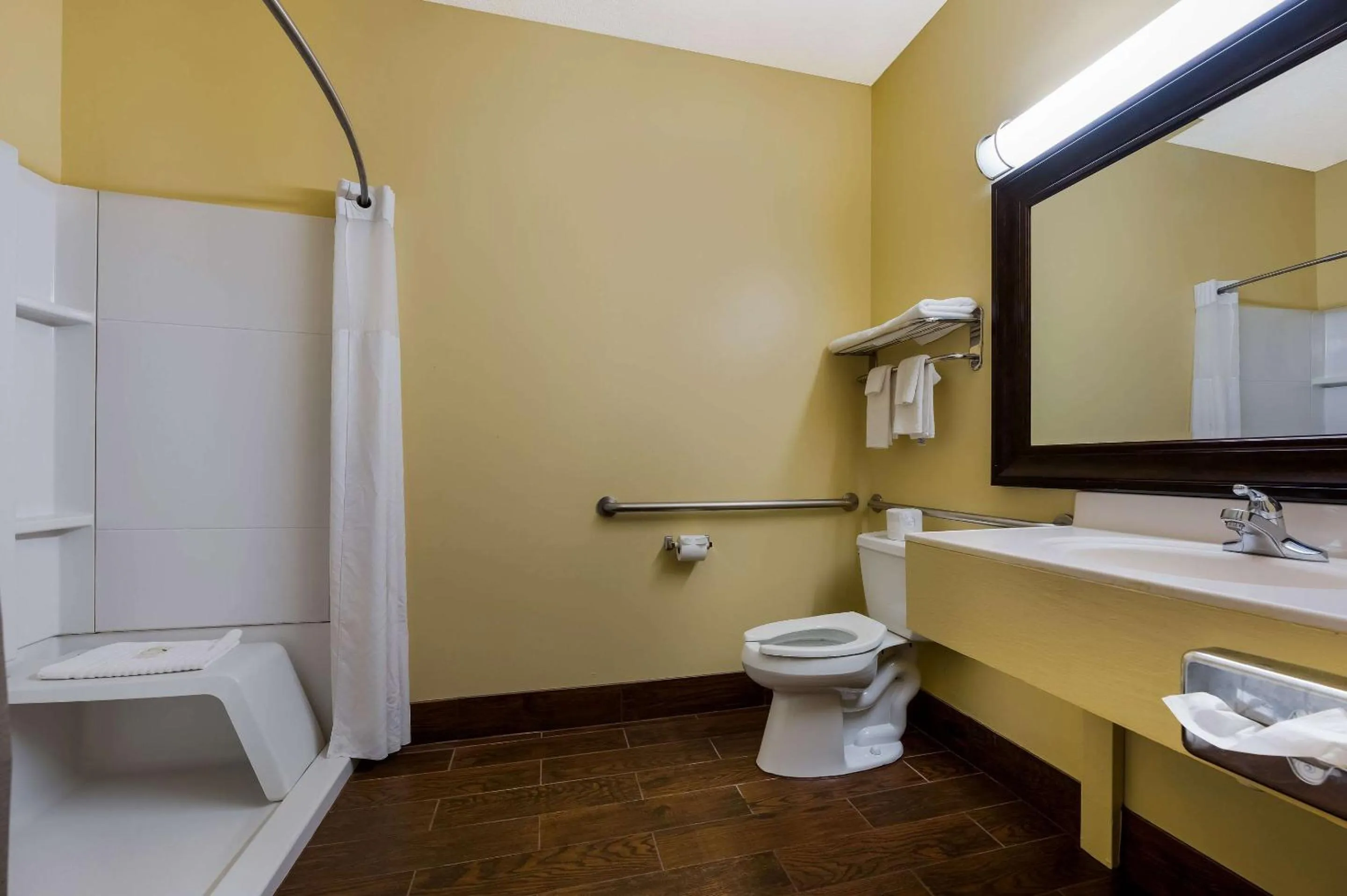 Bedroom in Quality Inn Fort Payne