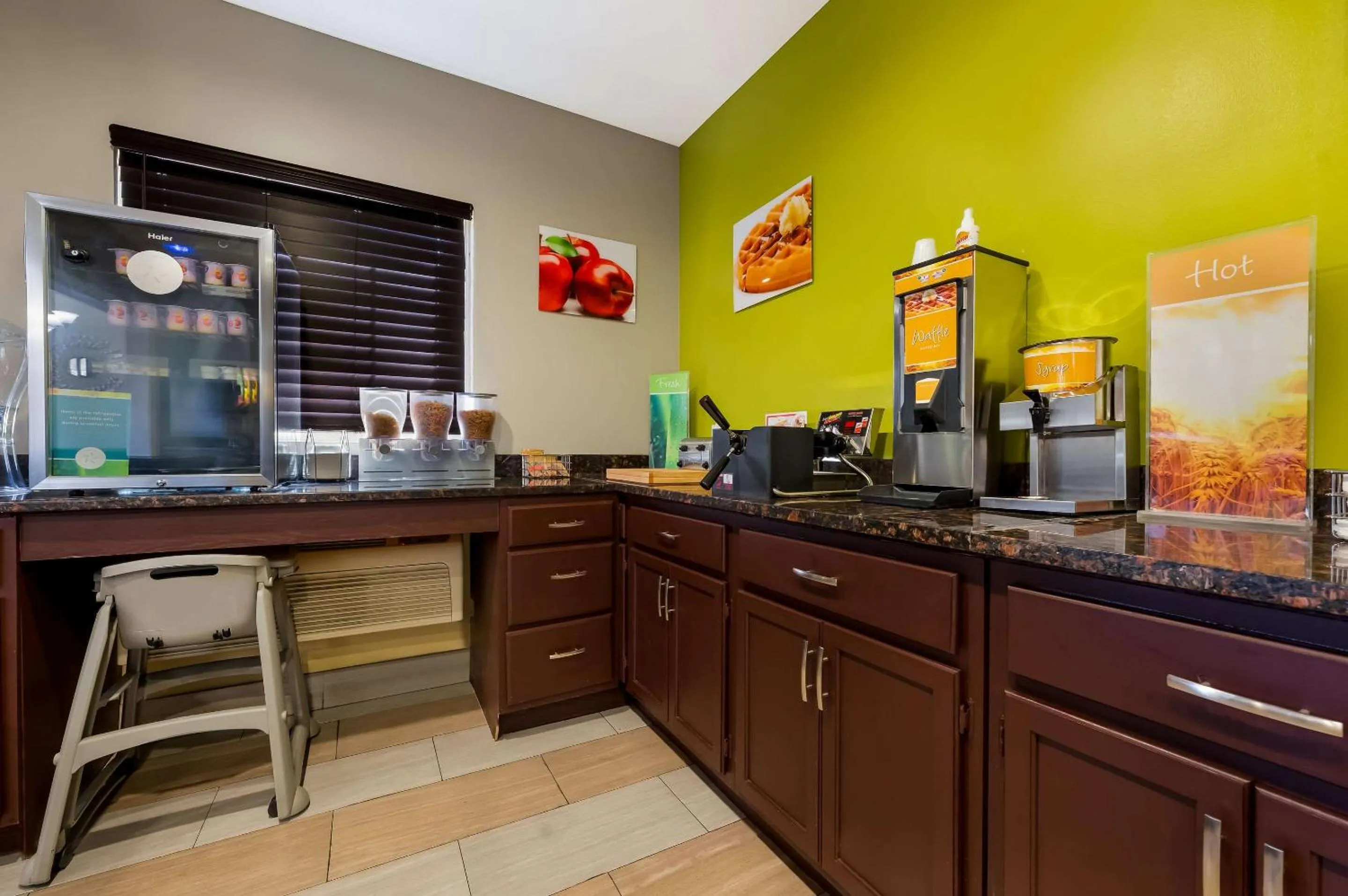 Breakfast in Quality Inn Fort Payne