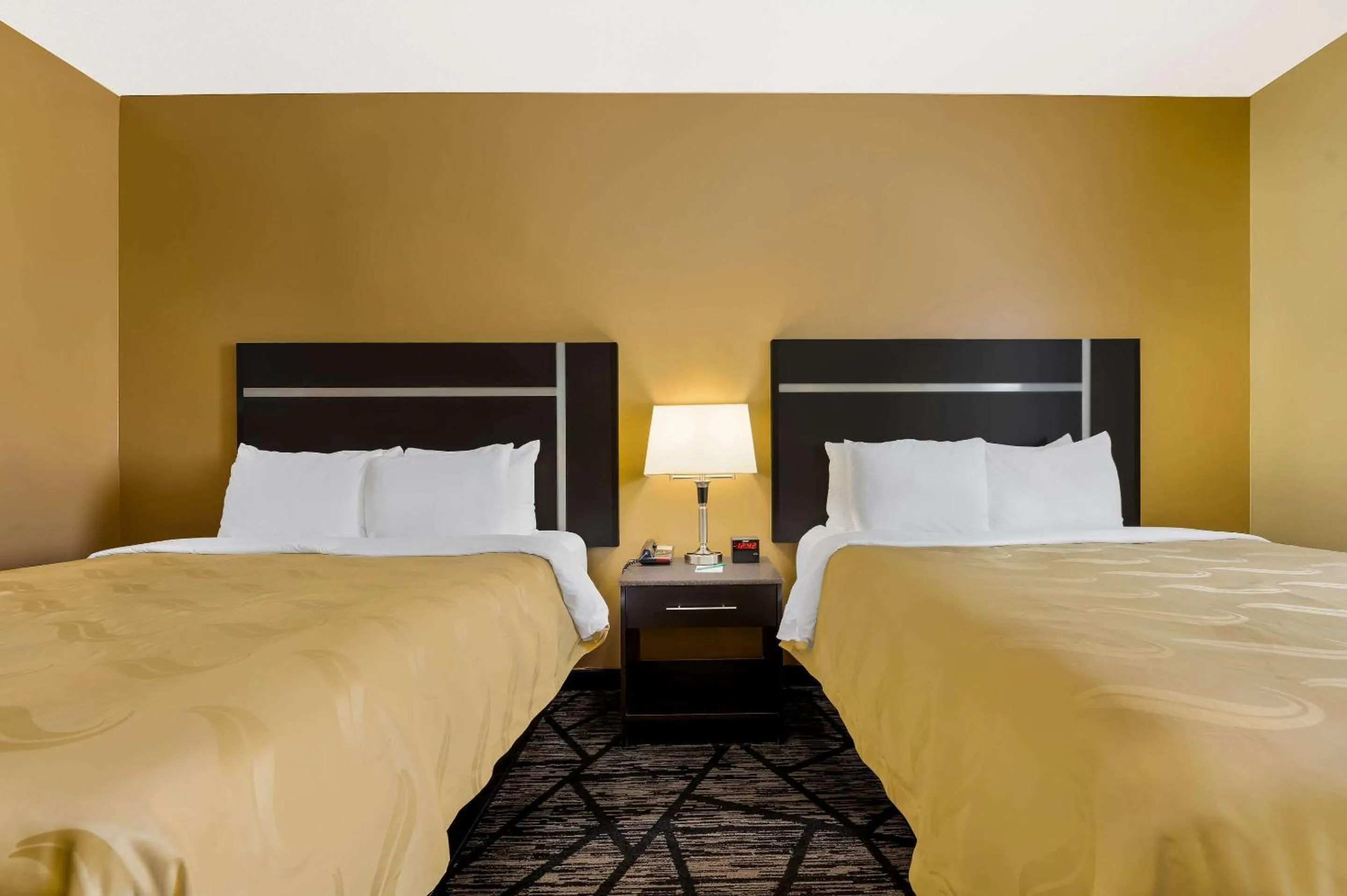 Bedroom, Bed in Quality Inn Fort Payne