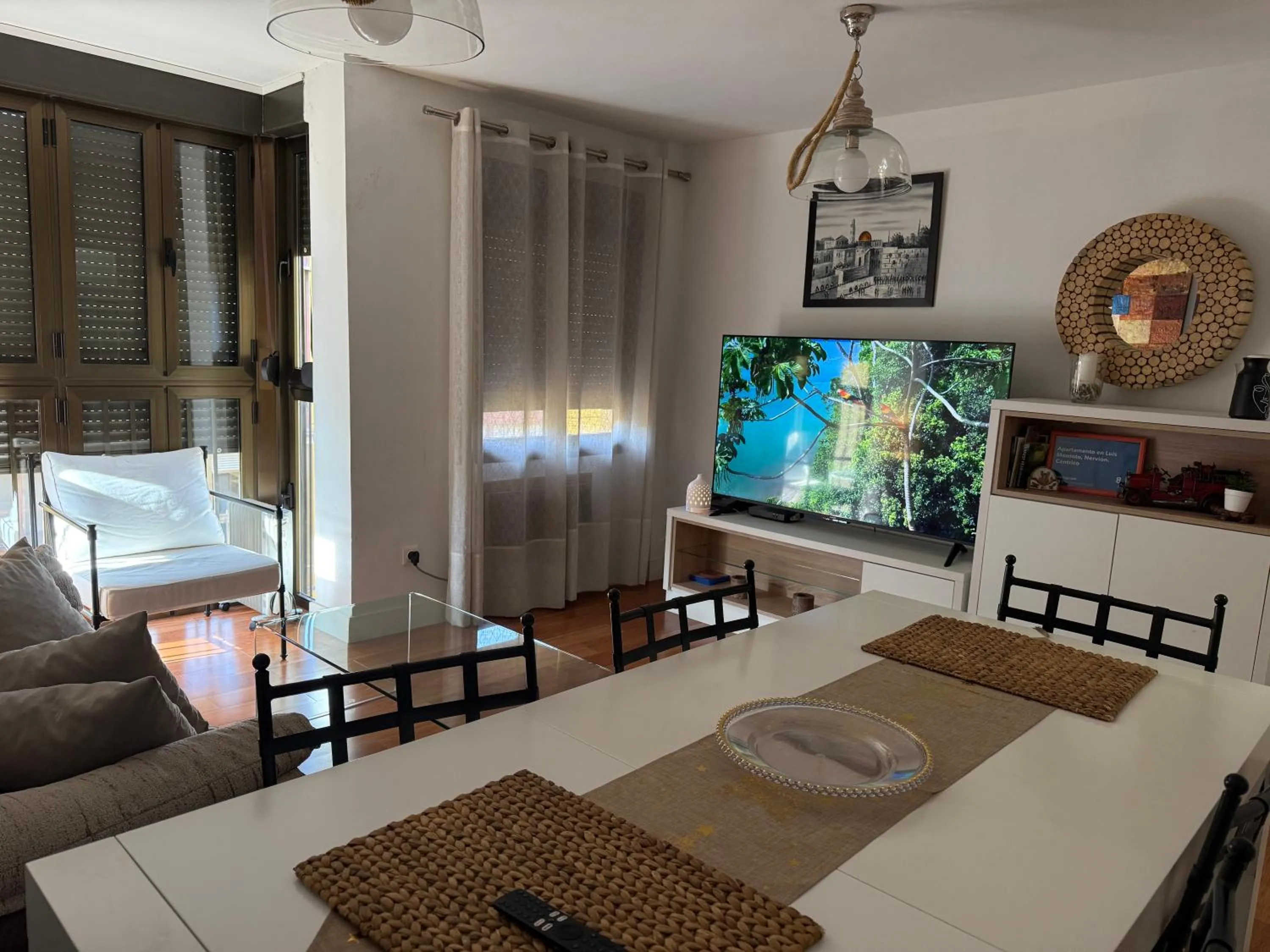 Apartamento en Luis Montoto, Nervión. Céntrico