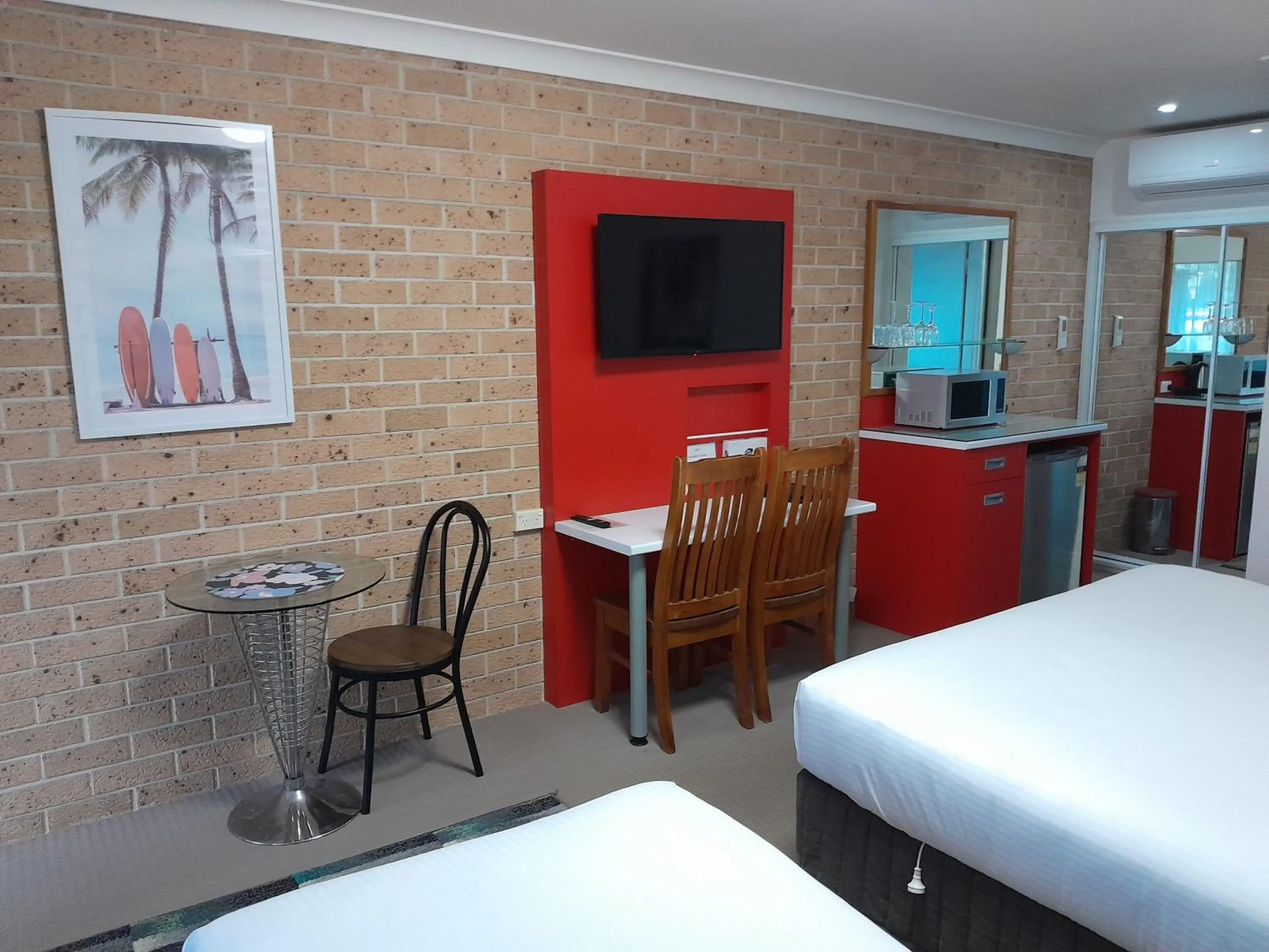 Bed in Avaleen Lodge Motor Inn