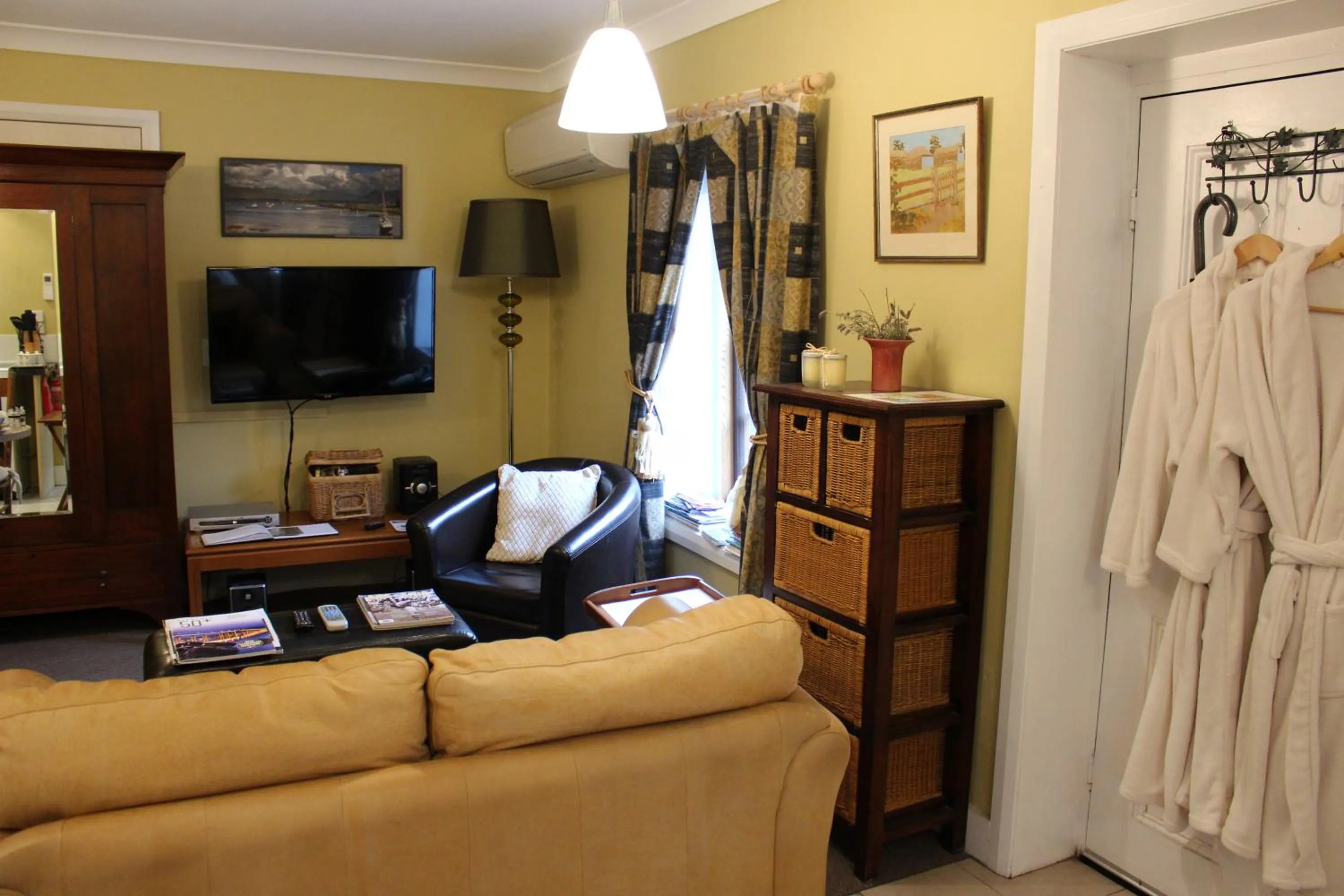 Bedroom in Ivy on Glenelg