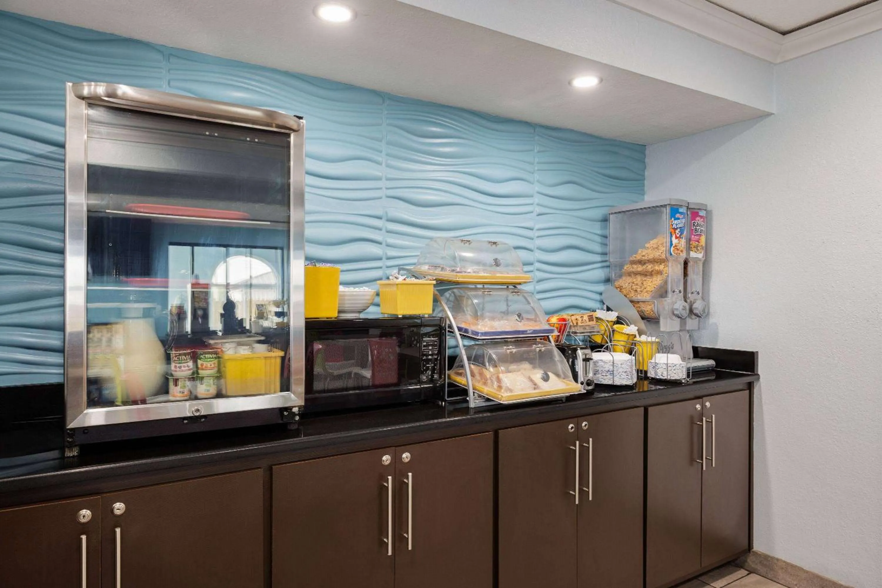 Breakfast in Days Inn by Wyndham Miami