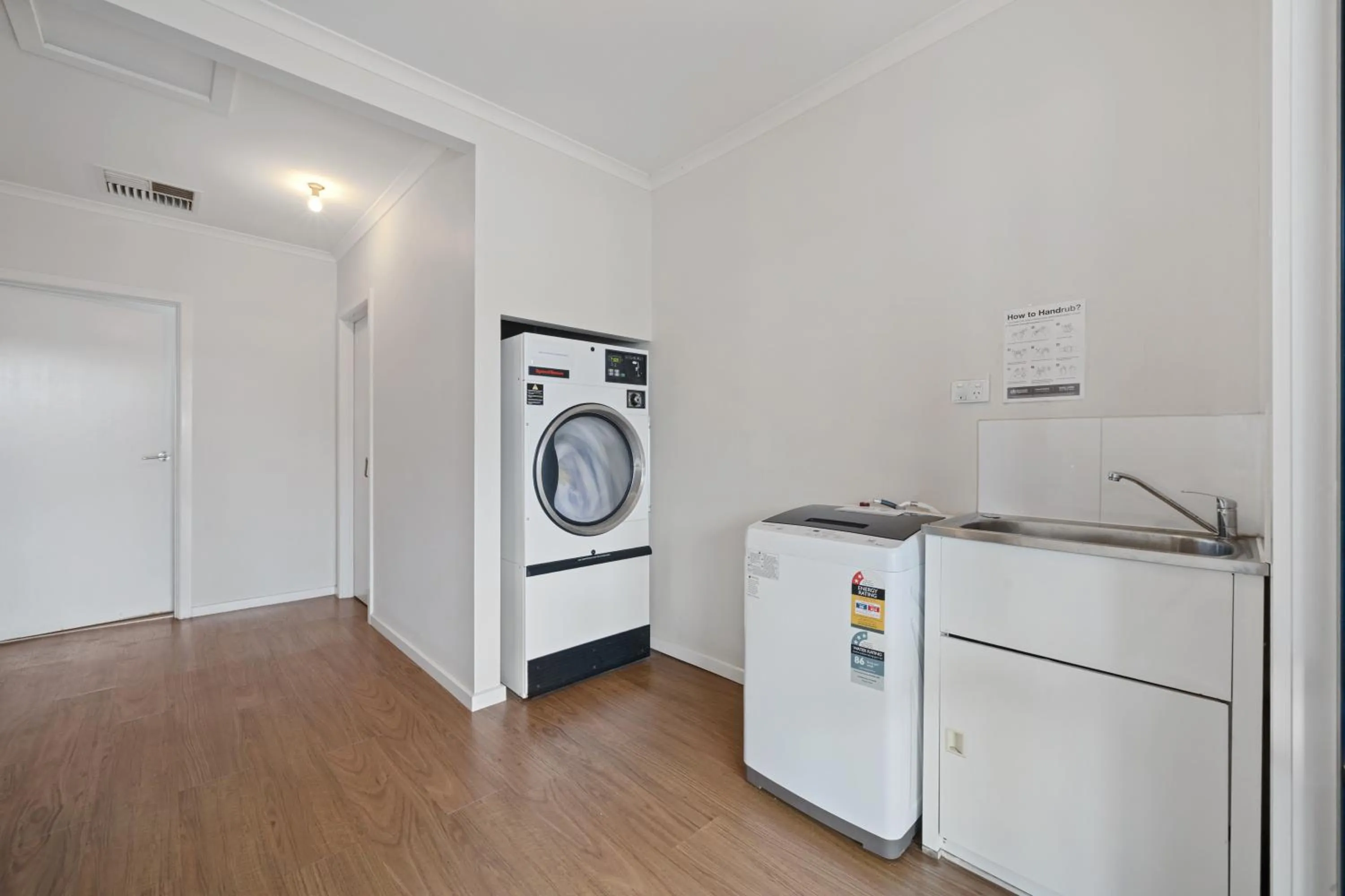 laundry in New Crossing Place Motel