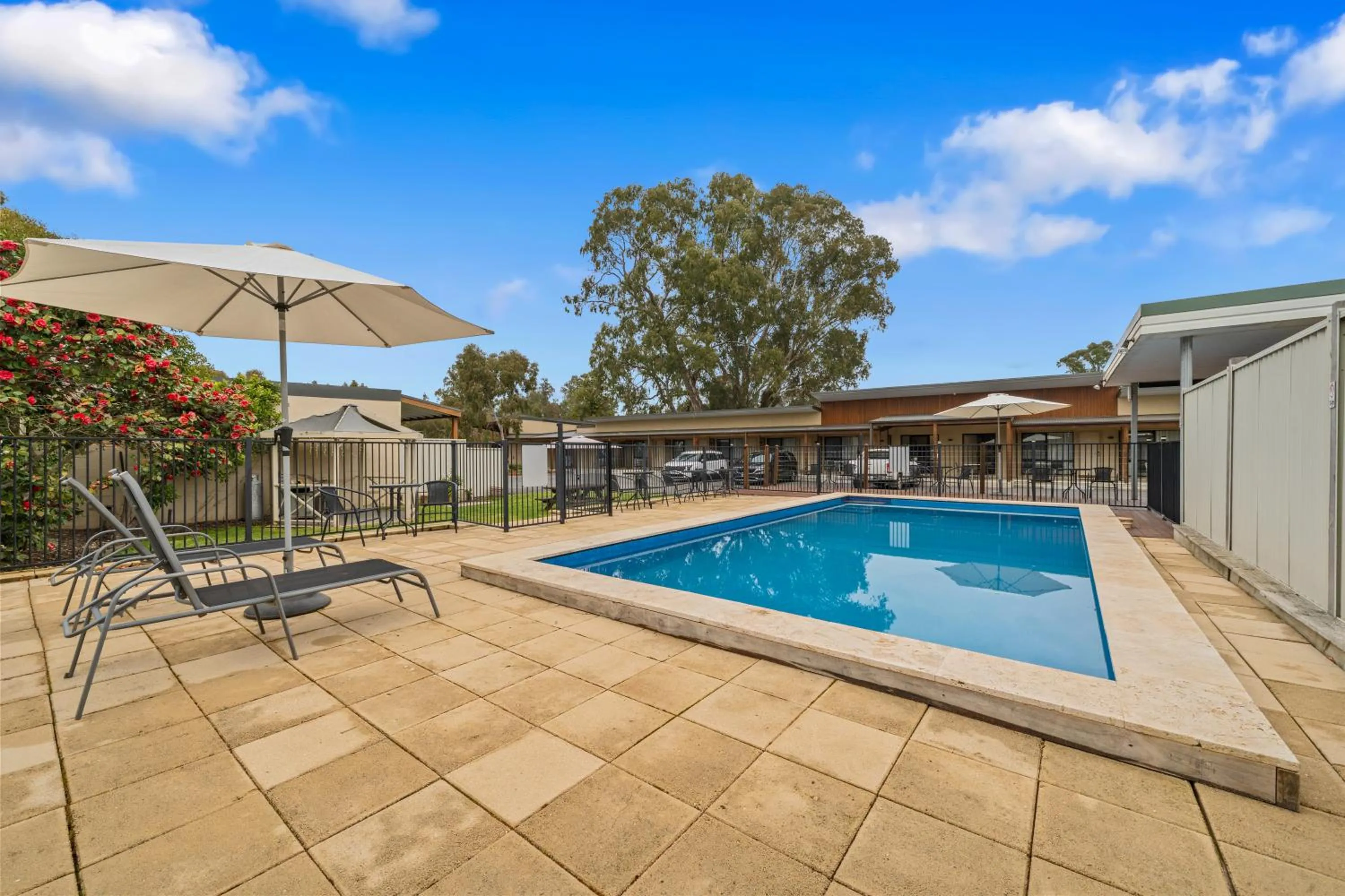 Swimming pool in New Crossing Place Motel