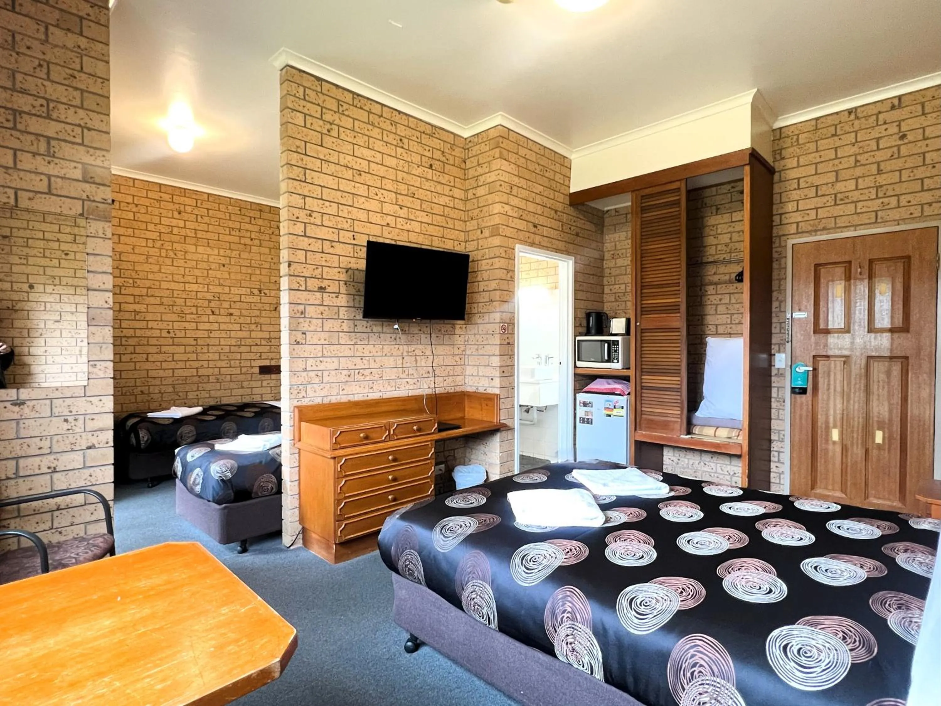 Photo of the whole room, Bed in Colac Mid City Motor Inn