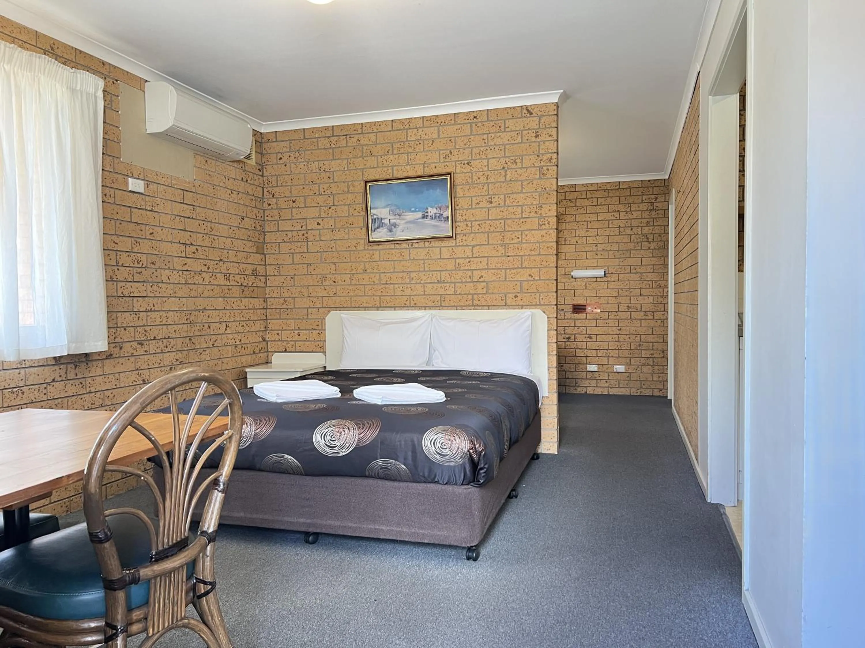 Photo of the whole room, Bed in Colac Mid City Motor Inn