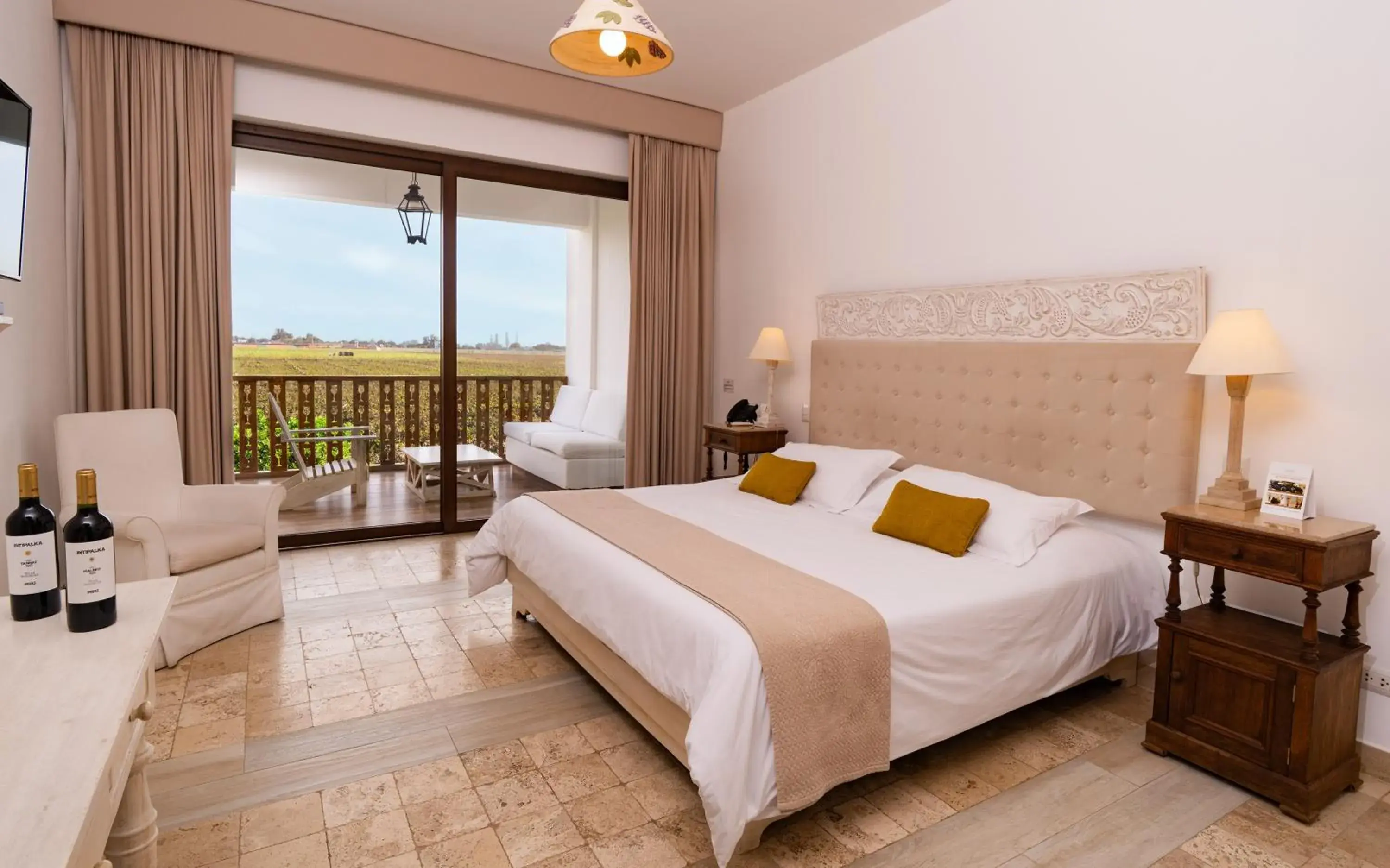 Superior King Room with Vineyard View in Hotel Viñas Queirolo Superior King Room with Vineyard View in Hotel Viñas Queirolo