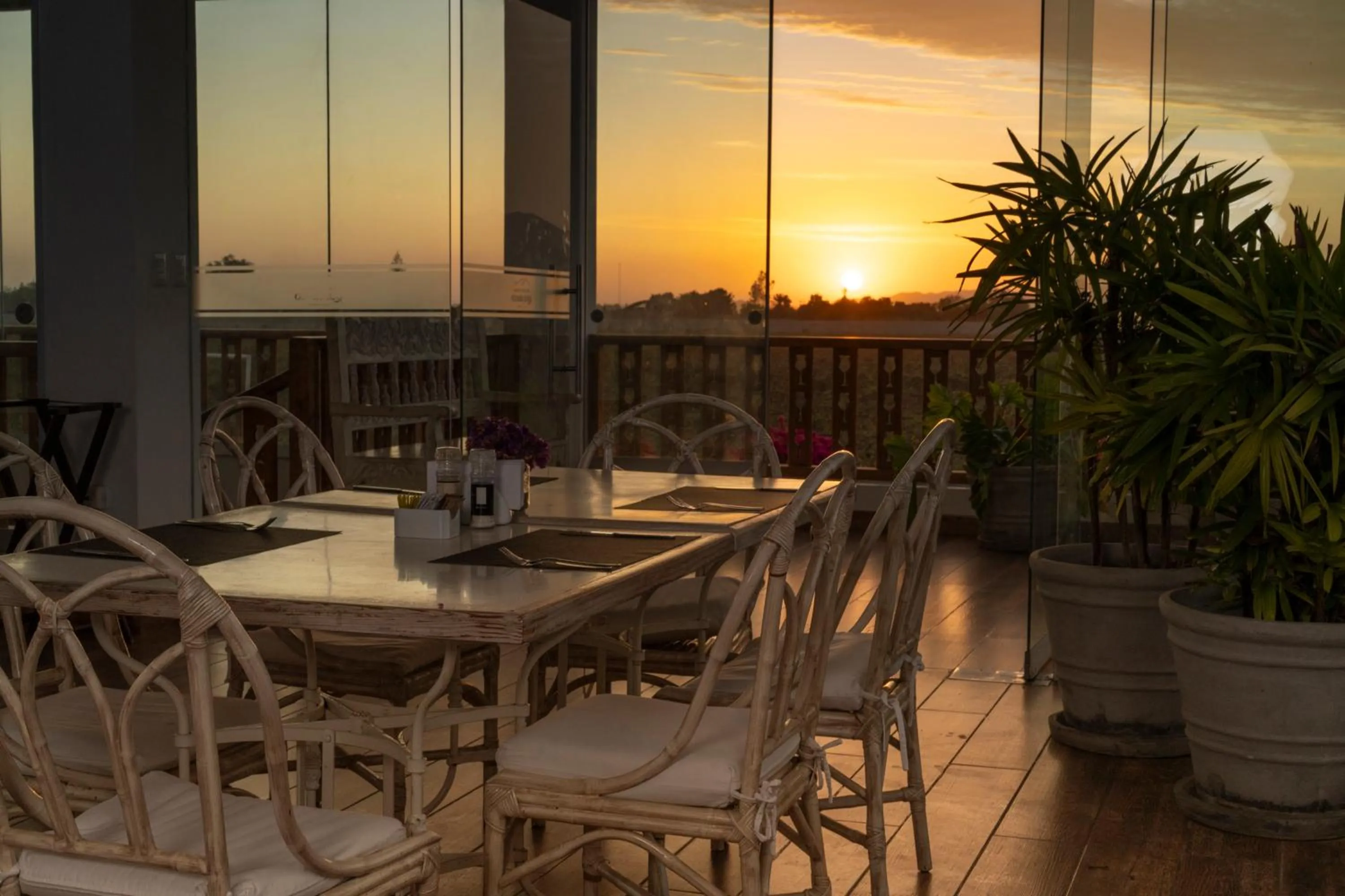 Restaurant/places to eat in Hotel Viñas Queirolo