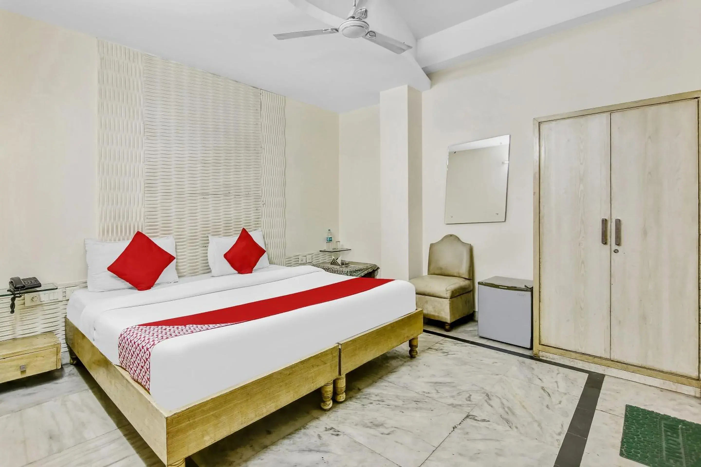 Hotel O Crown Continental Hotel O Crown Continental