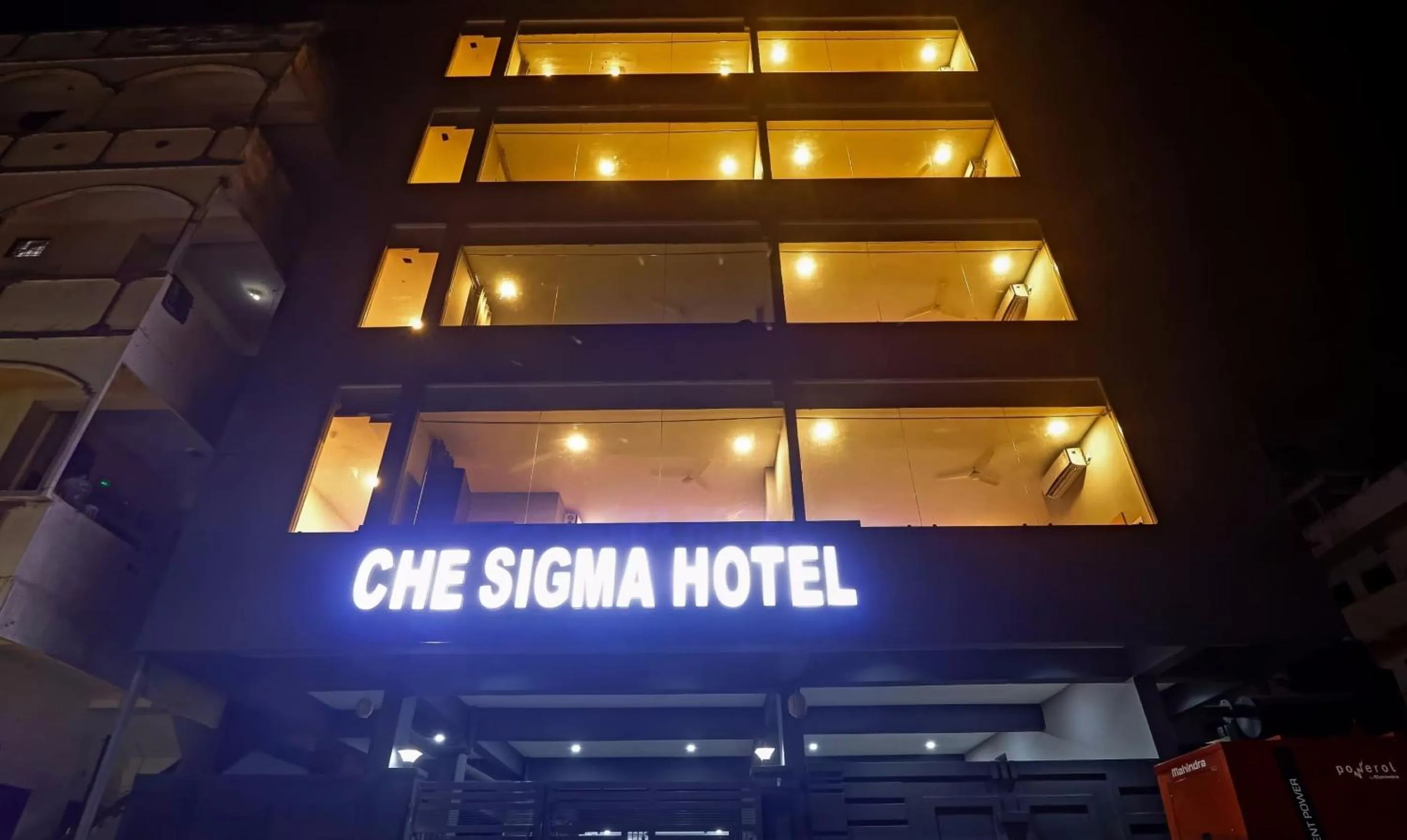 Facade/entrance in Townhouse Che Sigma