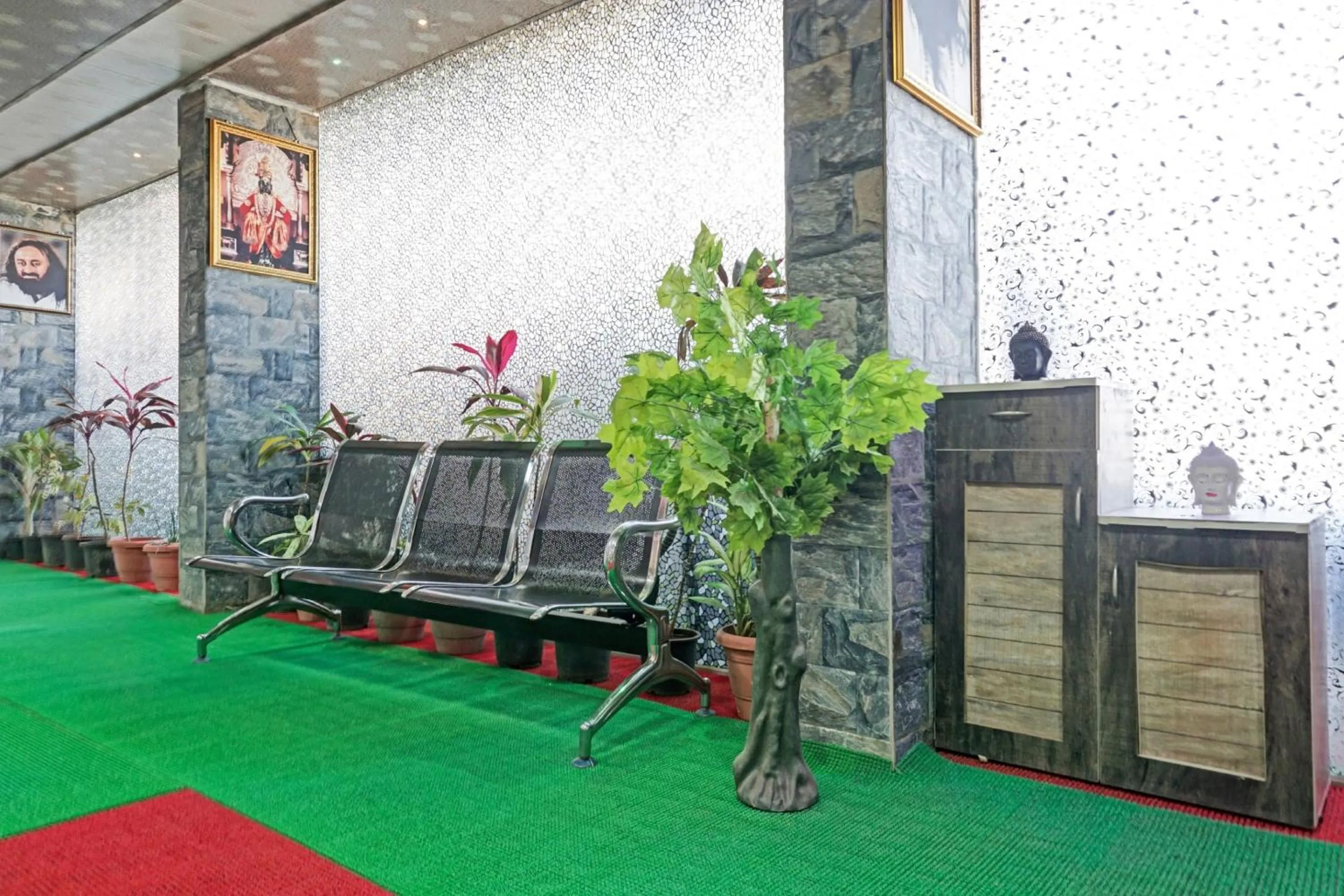 Lobby or reception in Hotel O Vardhan Executive