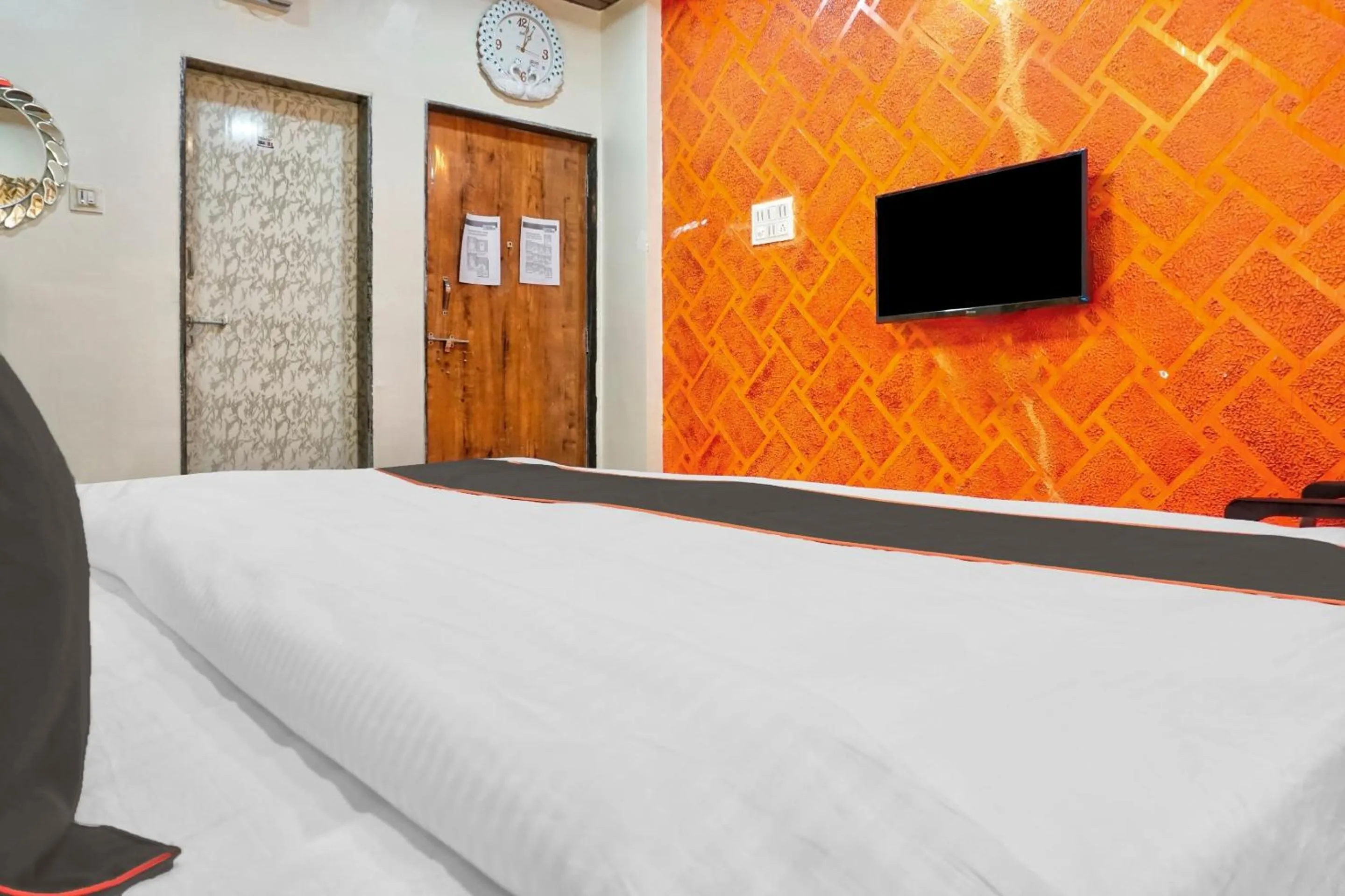 Bedroom in Hotel O Vardhan Executive