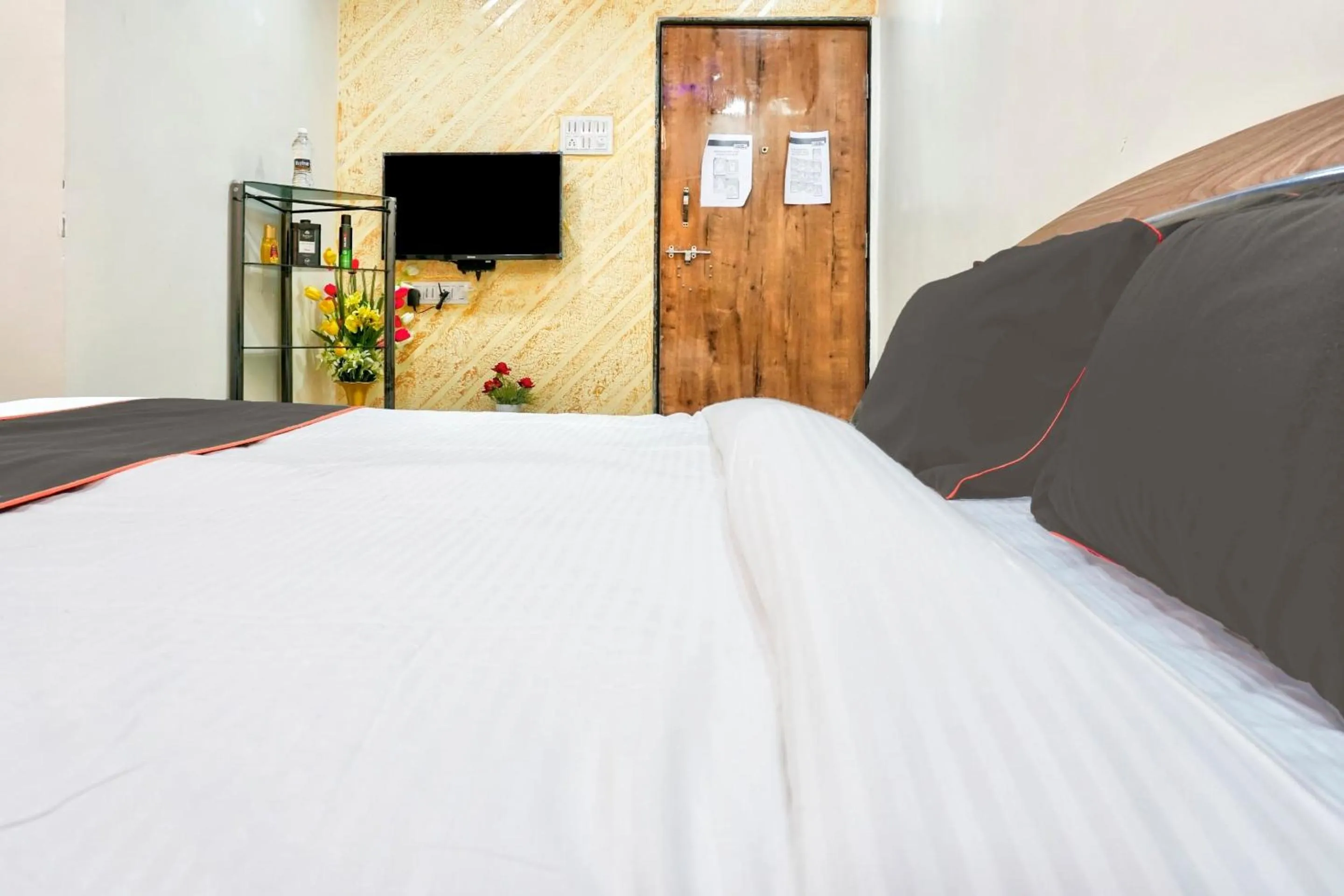 Bedroom in Hotel O Vardhan Executive