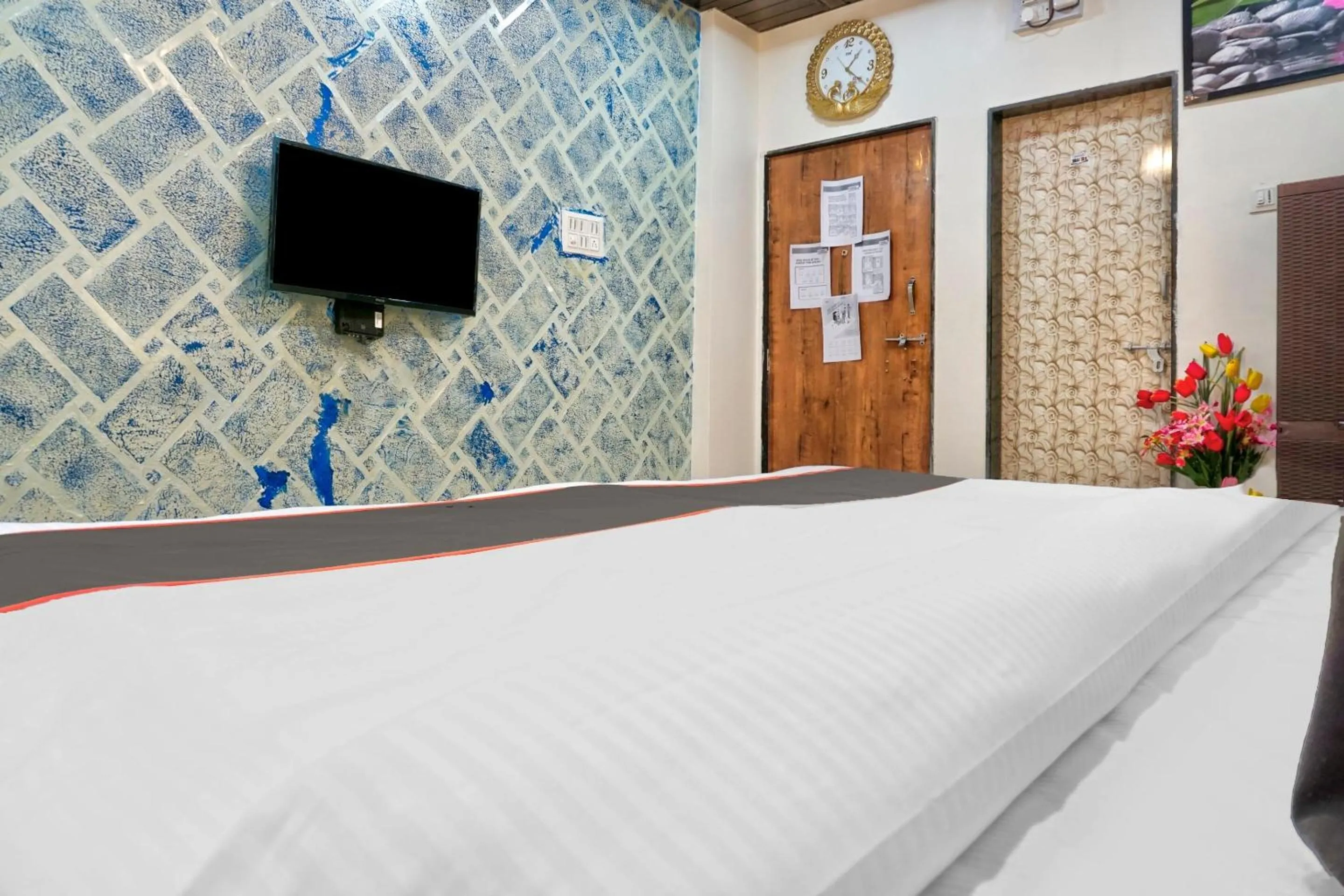 Bedroom in Hotel O Vardhan Executive