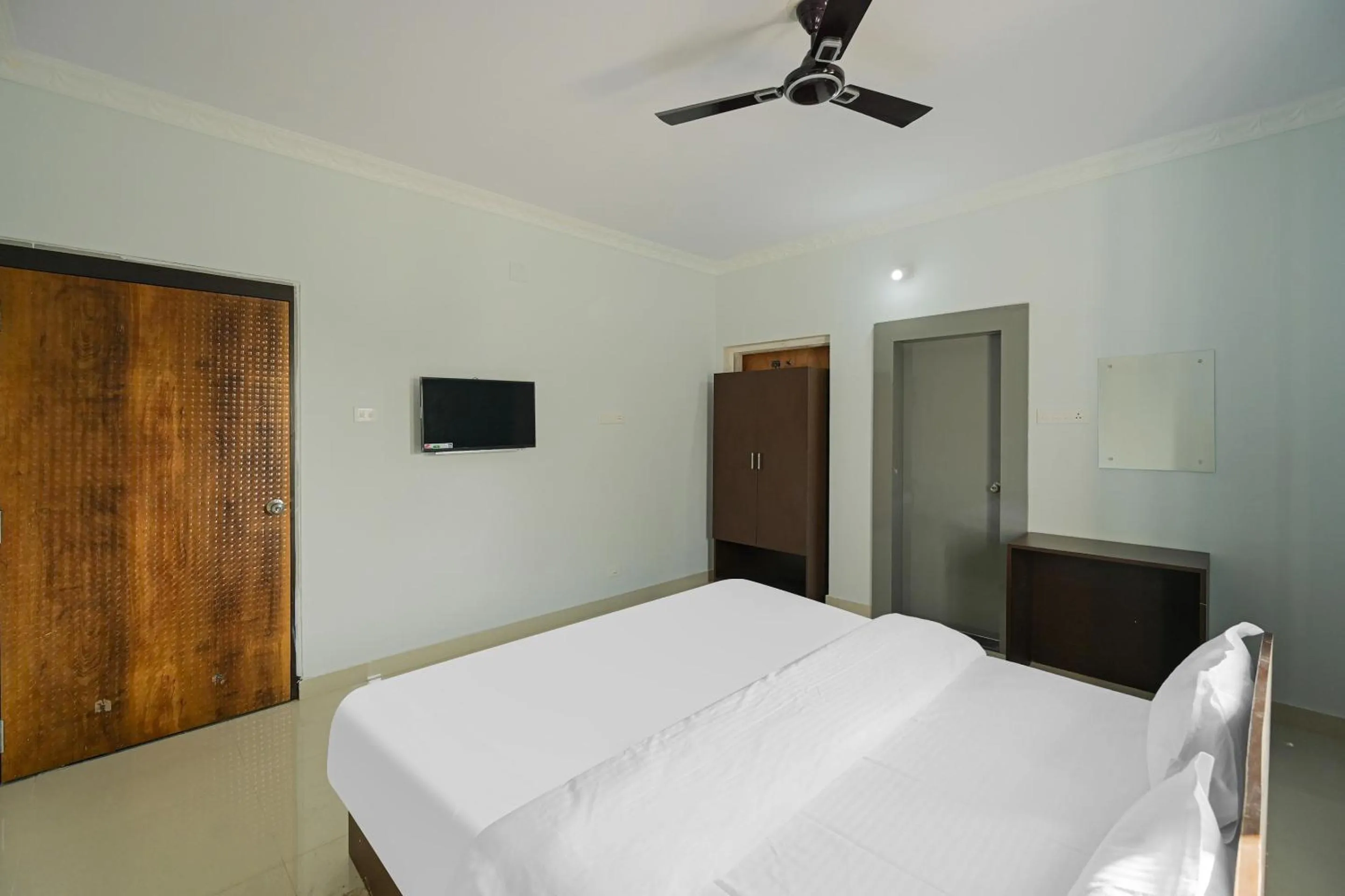 Bedroom, Bed in HOTEL SIGNATURE PREMIUM