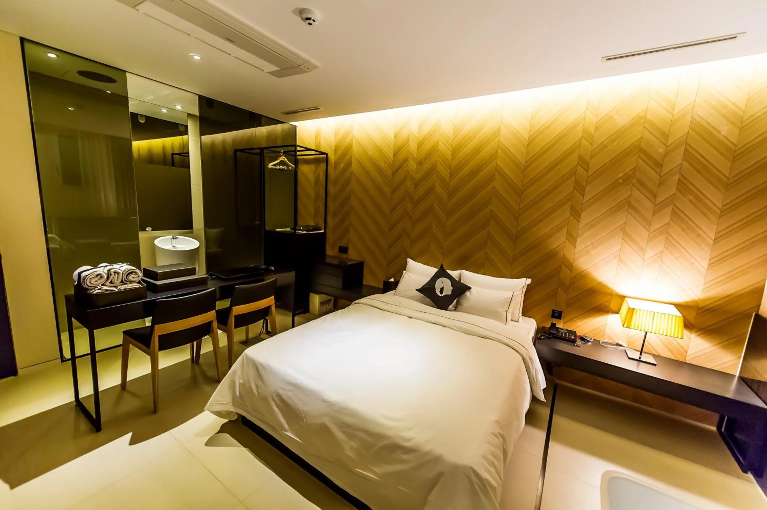 Photo of the whole room, Bed in Hotel The Designers Jongro