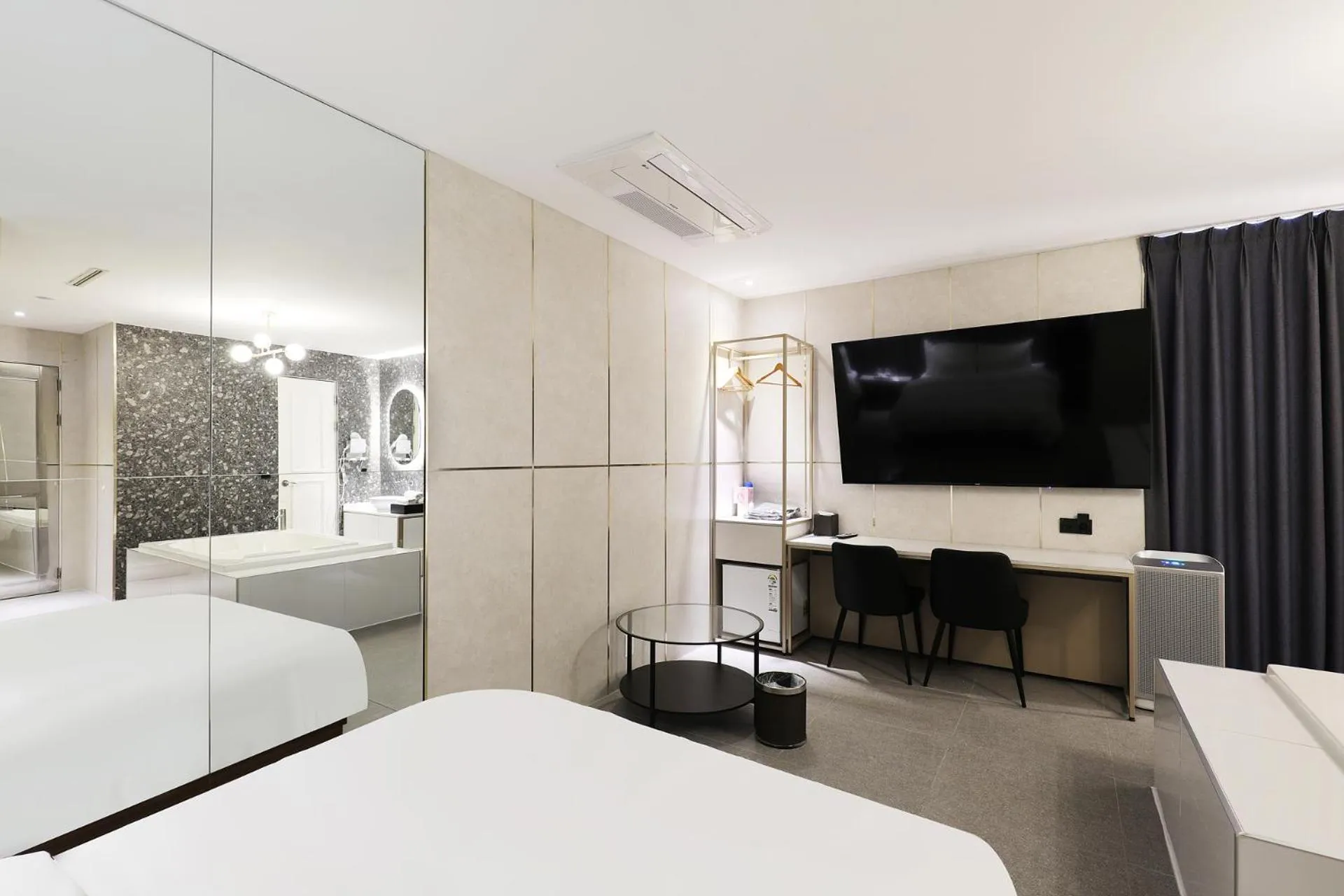 Bed in Hotel The Designers Jongro