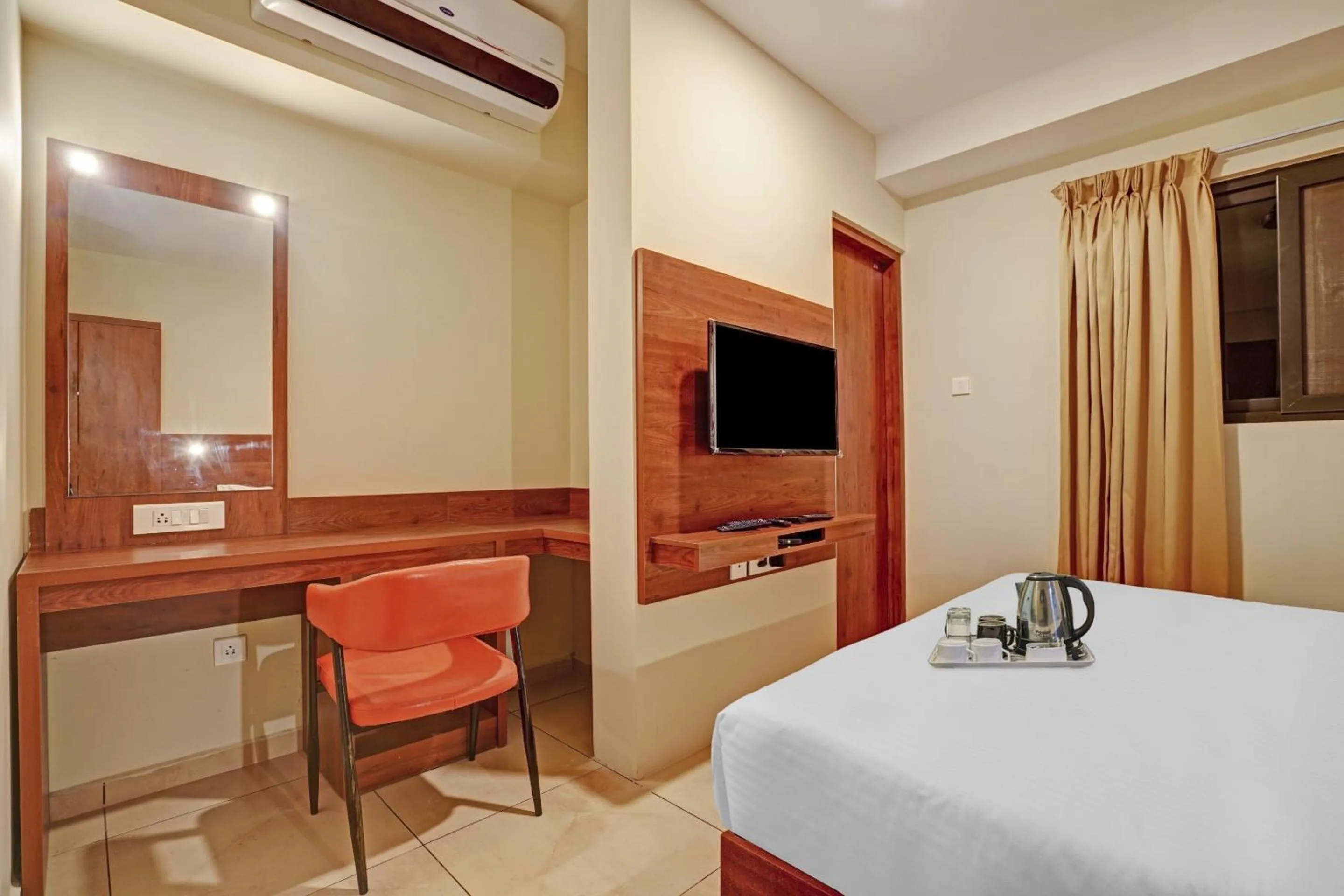 Bedroom, Bed in Super Townhouse Edasserys Sea Pearl