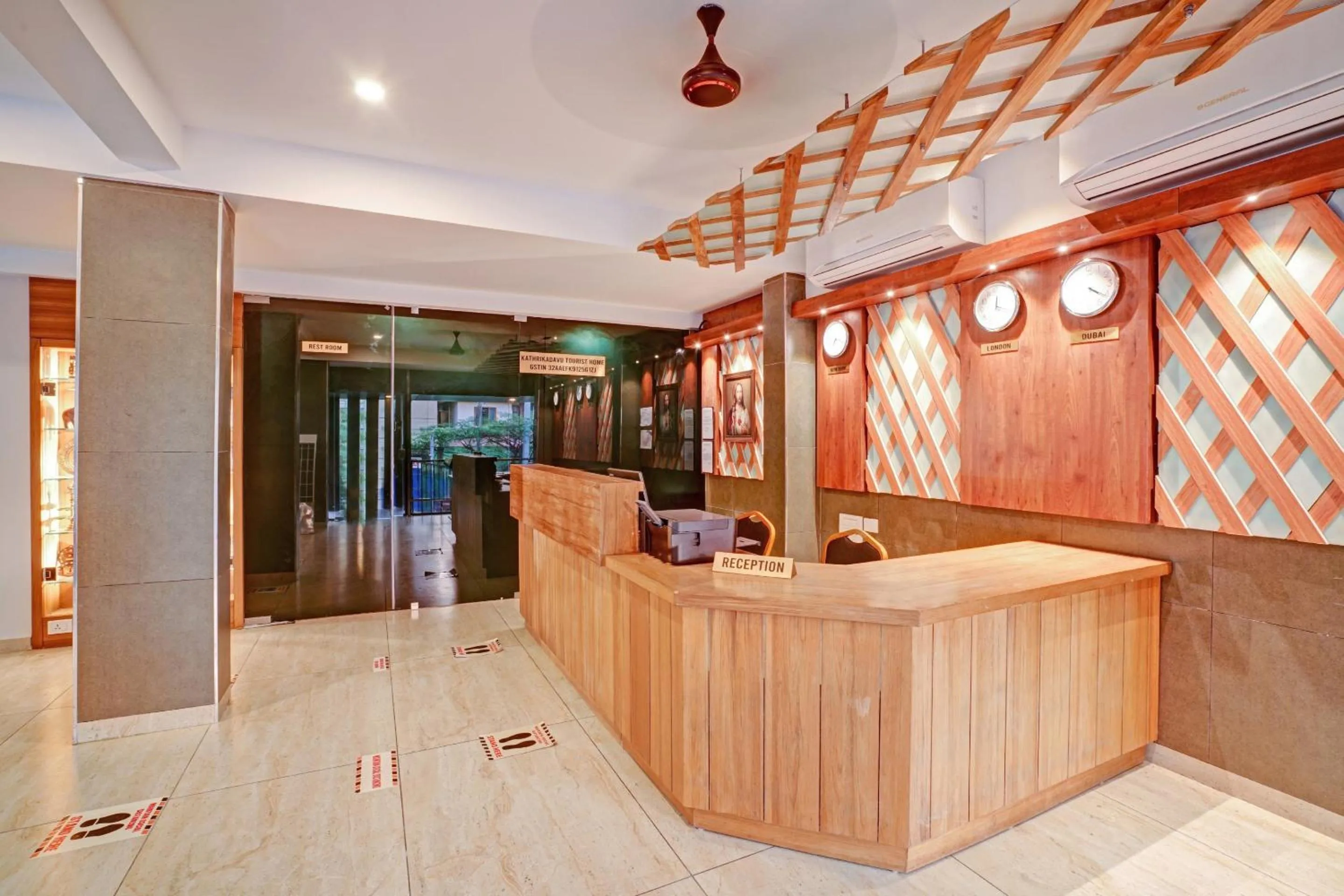Lobby or reception in Super Townhouse Edasserys Sea Pearl